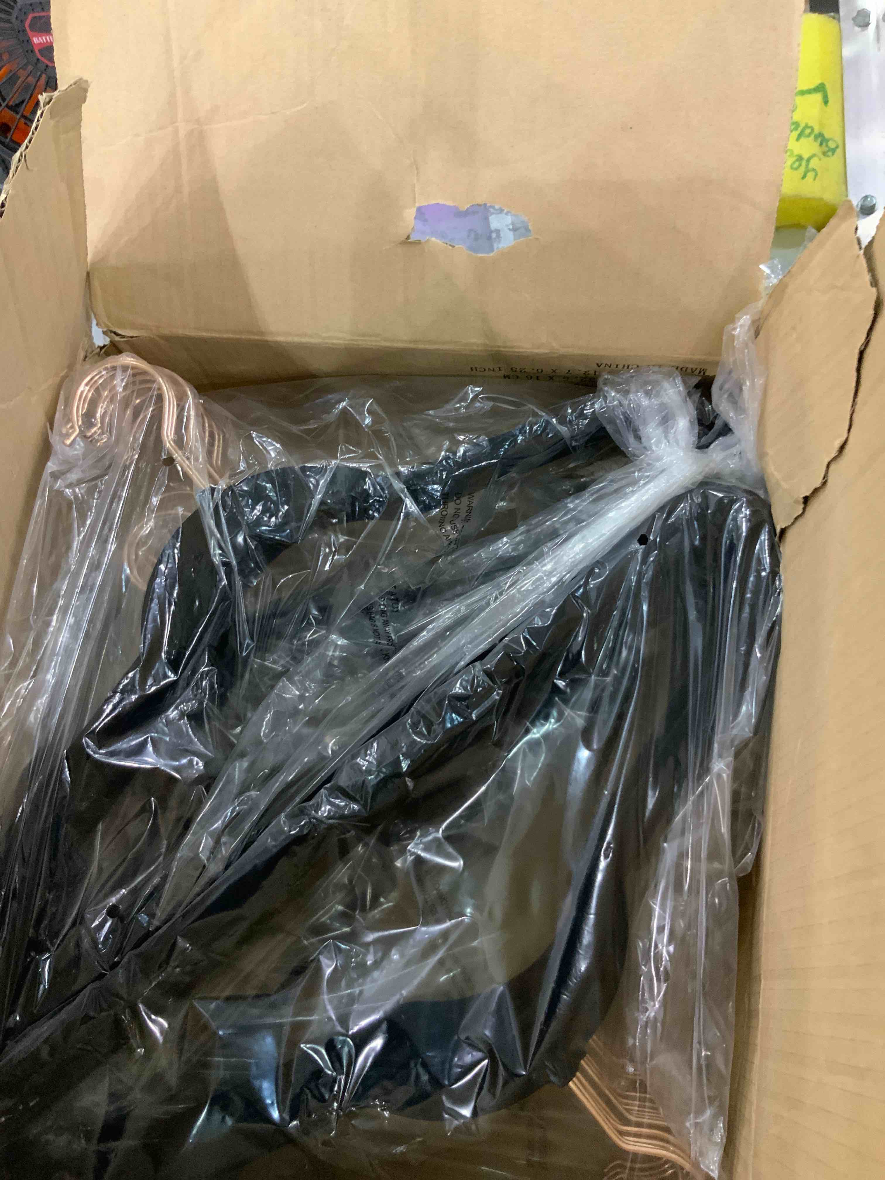 https://s3.amazonaws.com/lotting-images-prod/bidfta/EXS00328517_1688064698910.jpeg