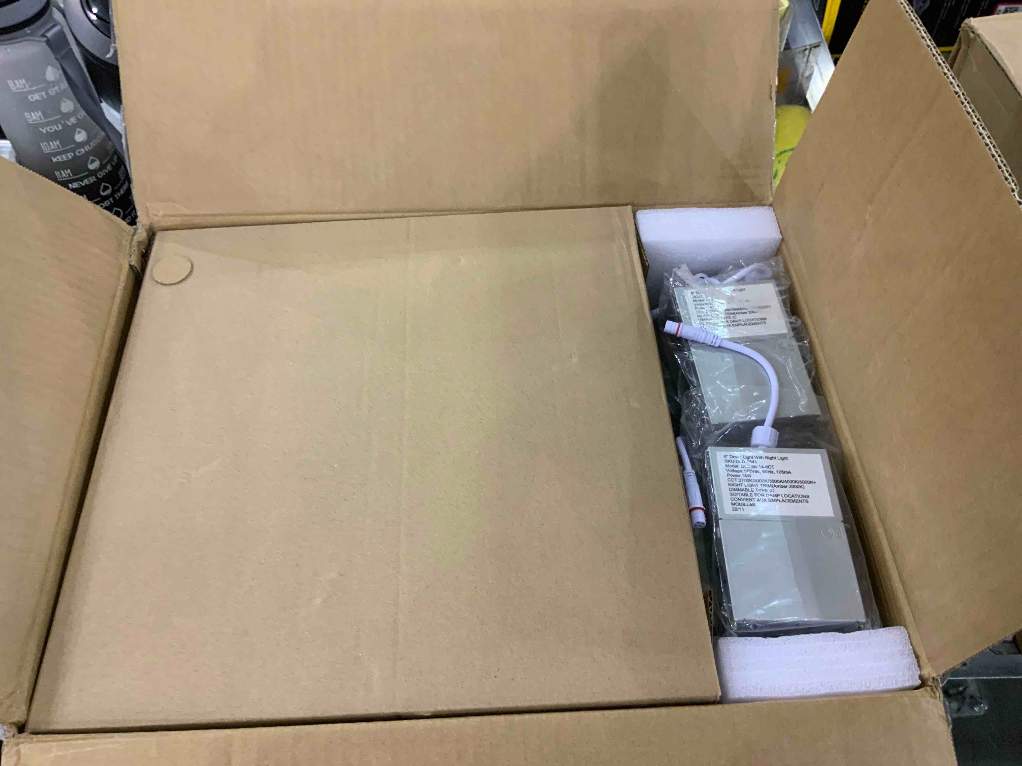 https://s3.amazonaws.com/lotting-images-prod/bidfta/EXS00328529_1688123818149.jpeg
