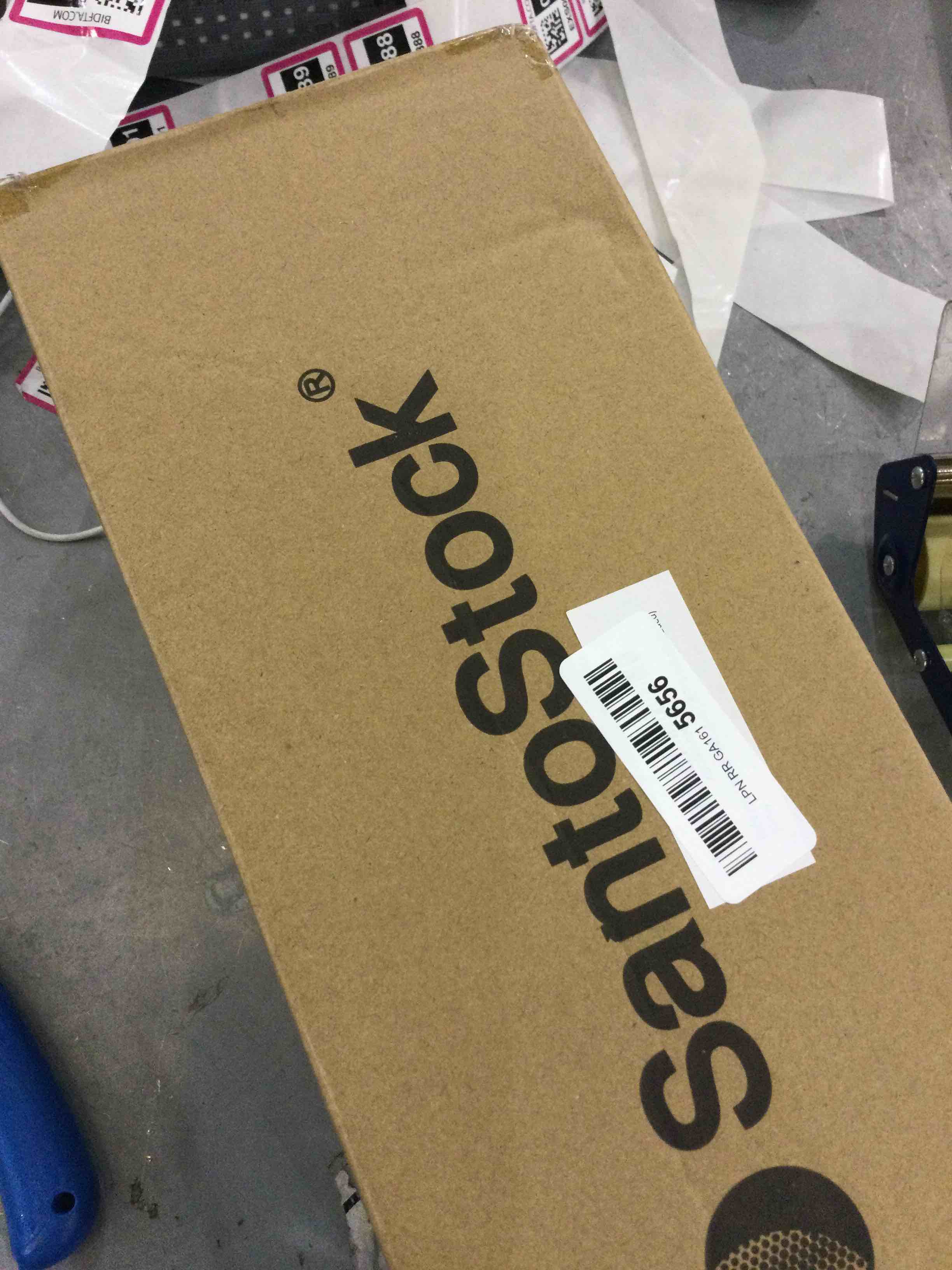 https://s3.amazonaws.com/lotting-images-prod/bidfta/EXS00330408_1689684796535.jpeg