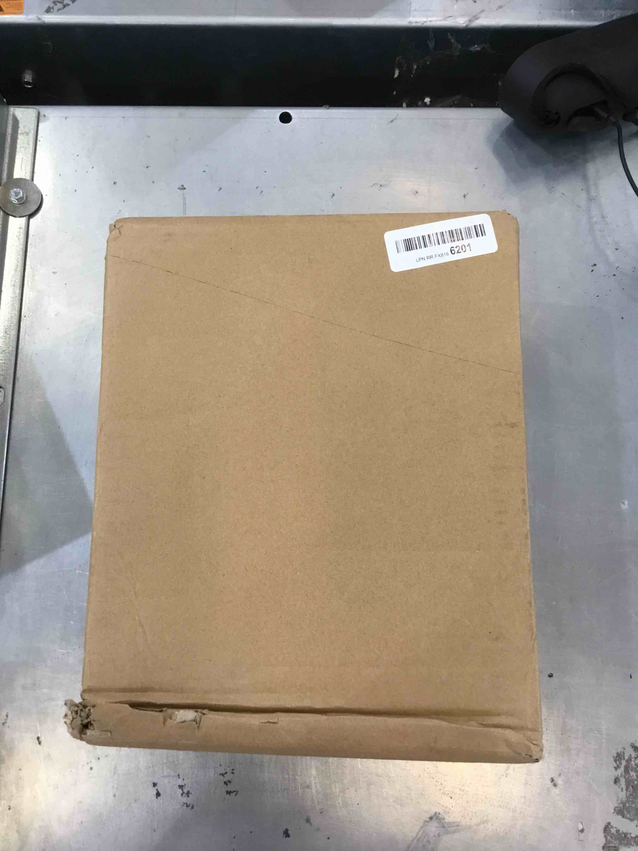 https://s3.amazonaws.com/lotting-images-prod/bidfta/EXS00330770_1689181565857.jpeg