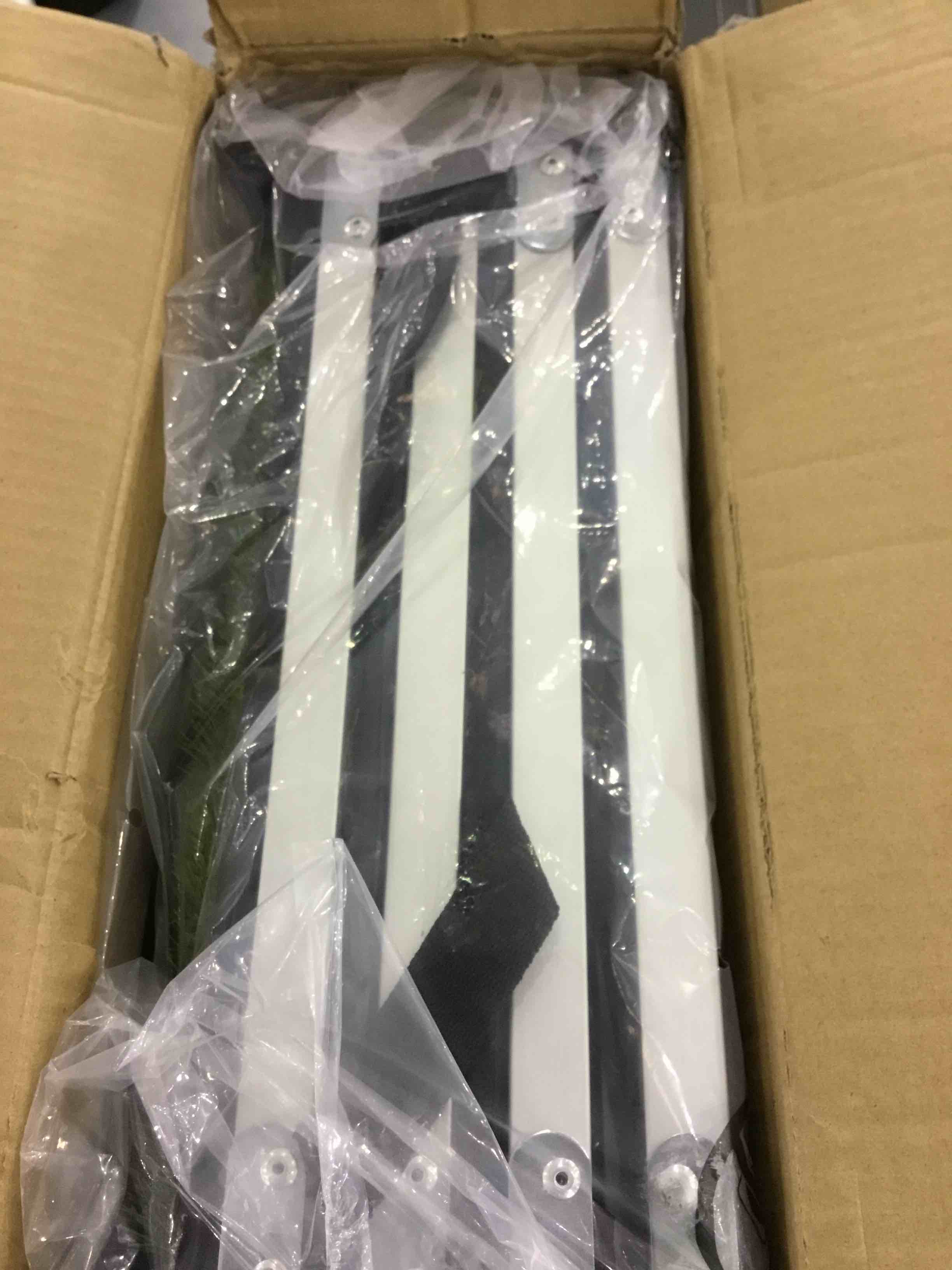 https://s3.amazonaws.com/lotting-images-prod/bidfta/EXS00331641_1689348718971.jpeg