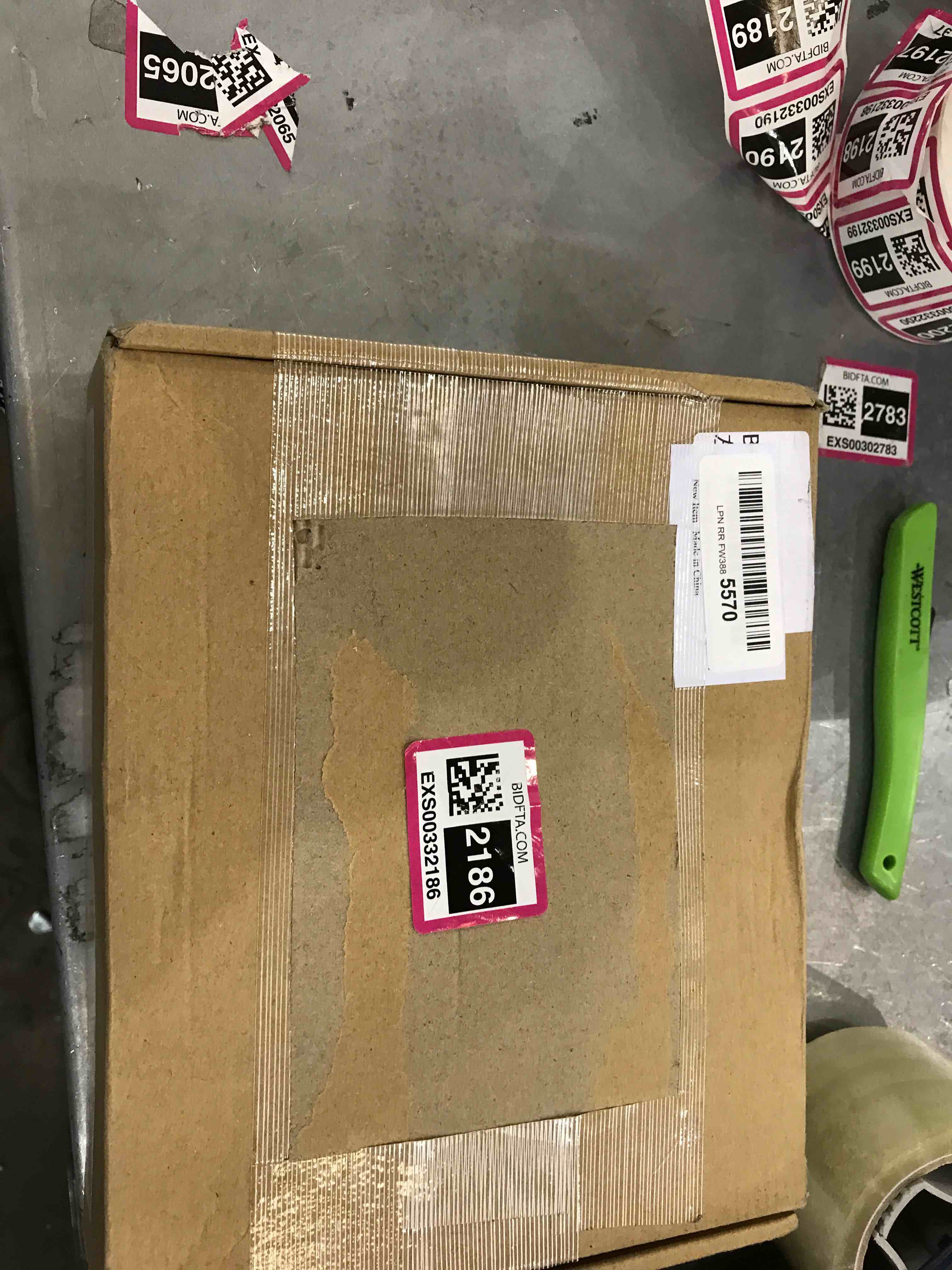 https://s3.amazonaws.com/lotting-images-prod/bidfta/EXS00332186_1689263280156.jpeg