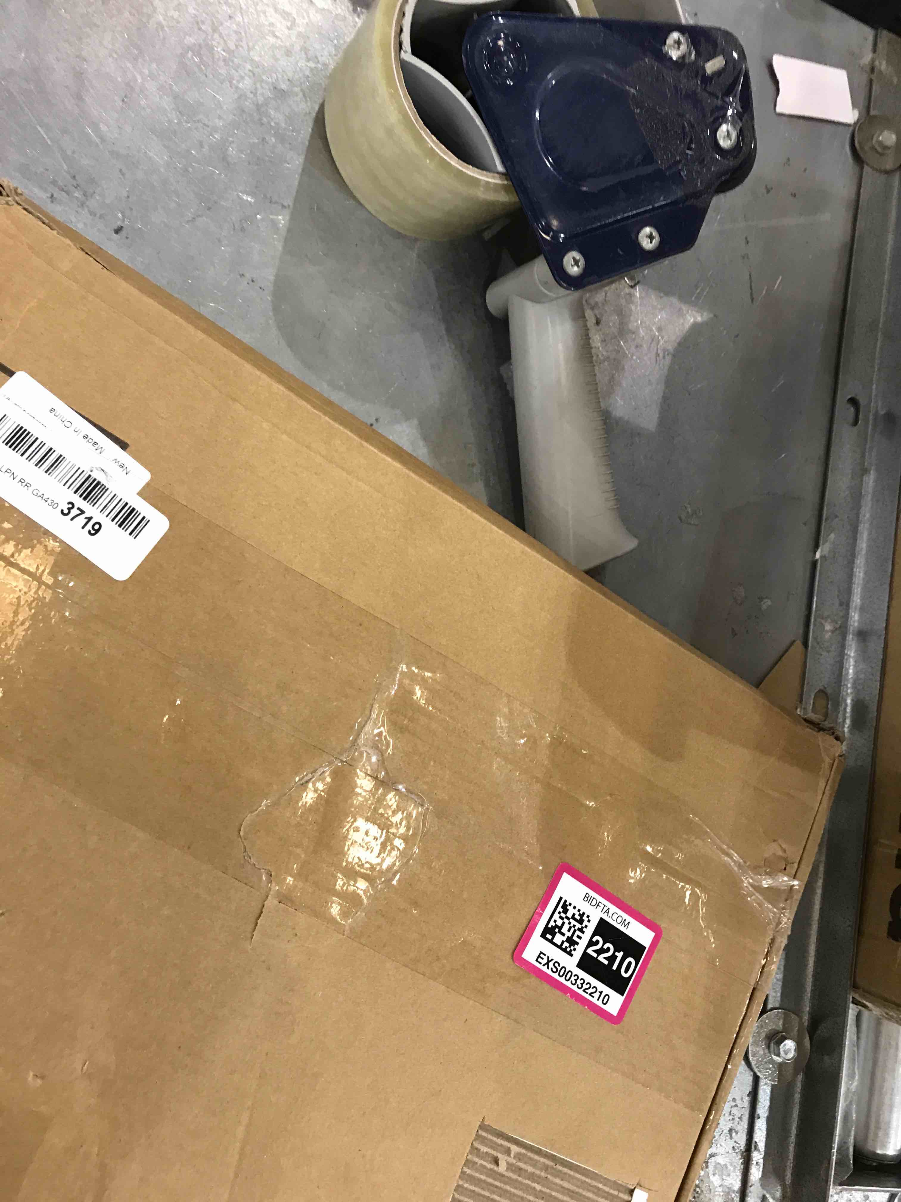 https://s3.amazonaws.com/lotting-images-prod/bidfta/EXS00332210_1689268028960.jpeg