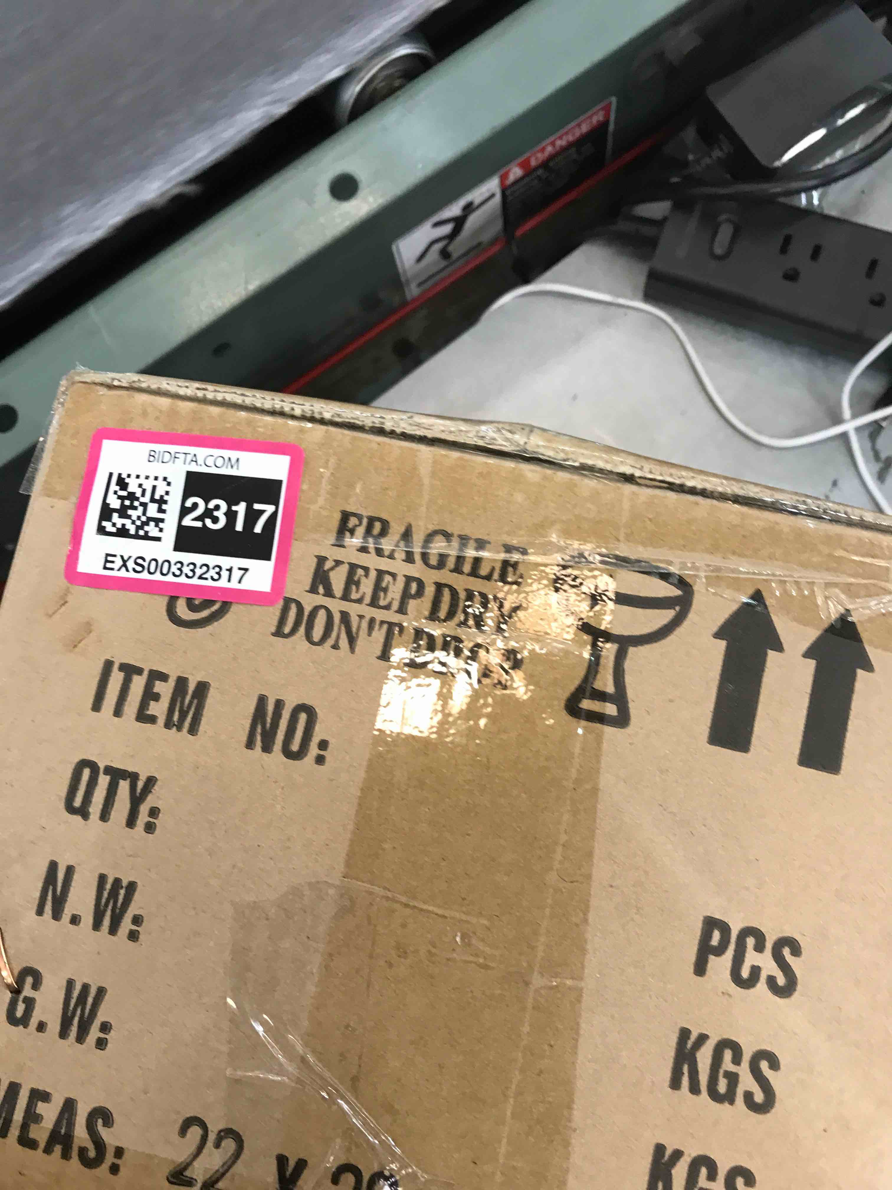 https://s3.amazonaws.com/lotting-images-prod/bidfta/EXS00332317_1689353488654.jpeg