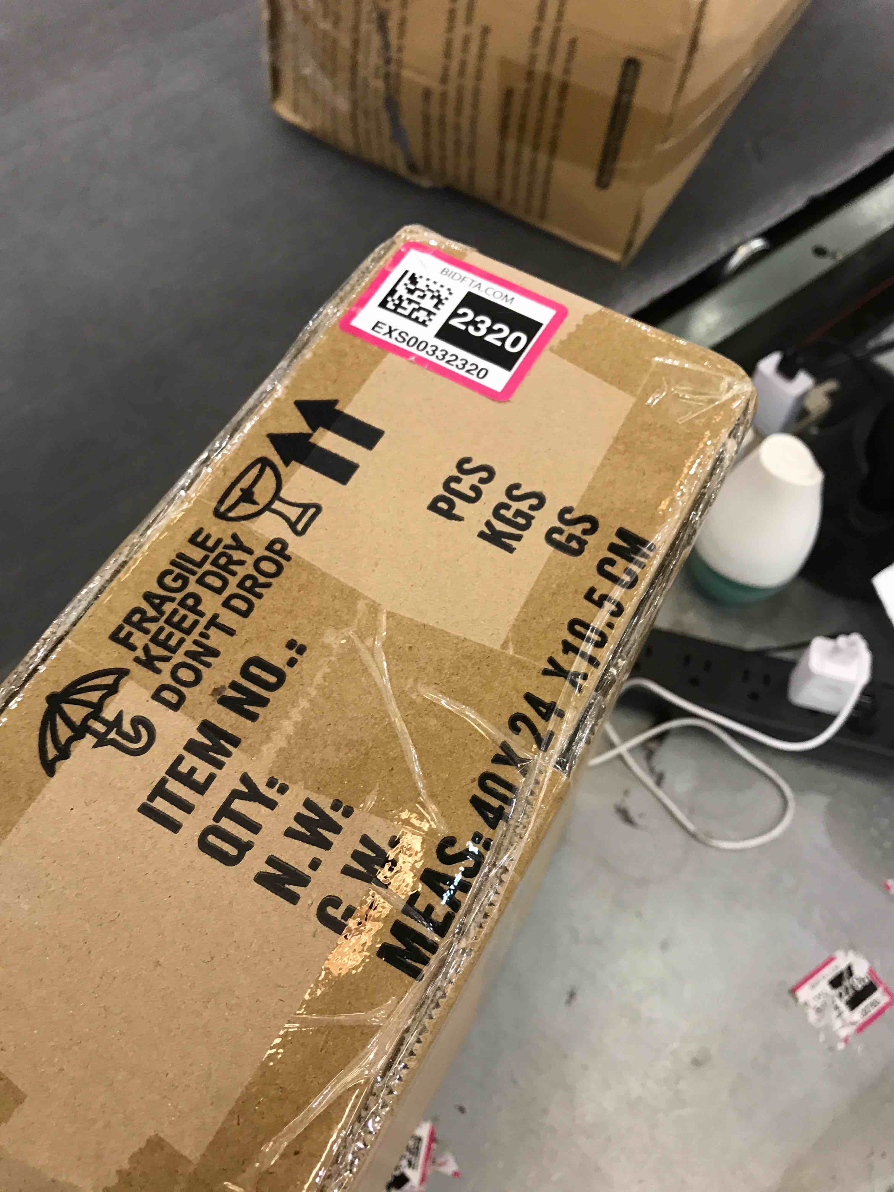 https://s3.amazonaws.com/lotting-images-prod/bidfta/EXS00332320_1689353736726.jpeg