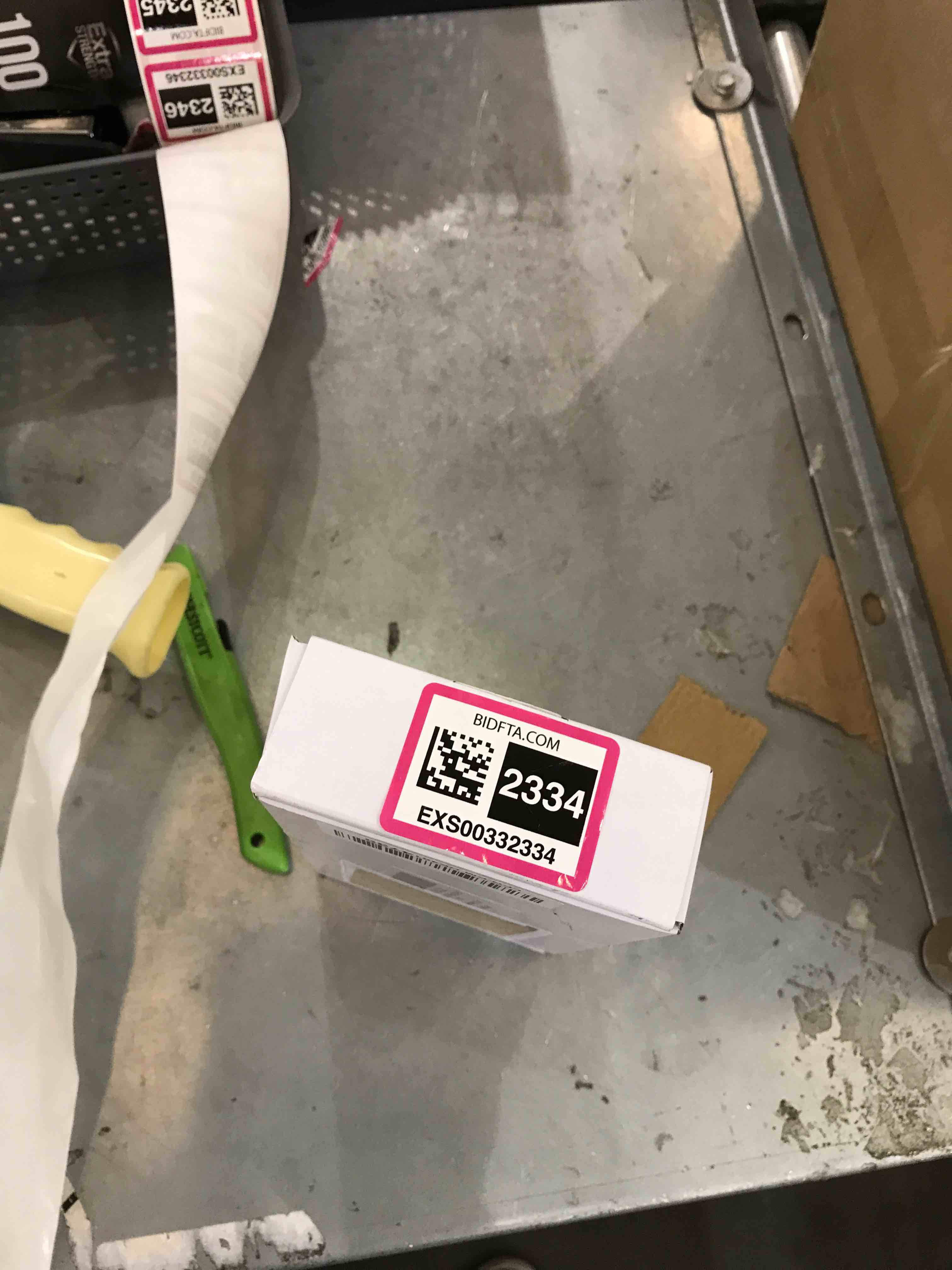 https://s3.amazonaws.com/lotting-images-prod/bidfta/EXS00332334_1689355307063.jpeg