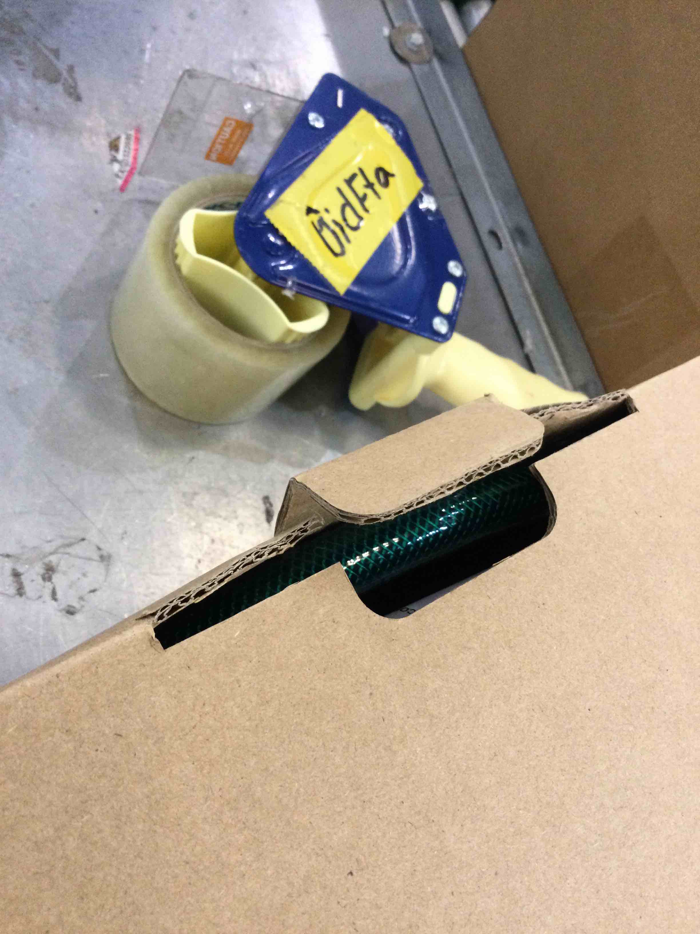 https://s3.amazonaws.com/lotting-images-prod/bidfta/EXS00332493_1689613370135.jpeg