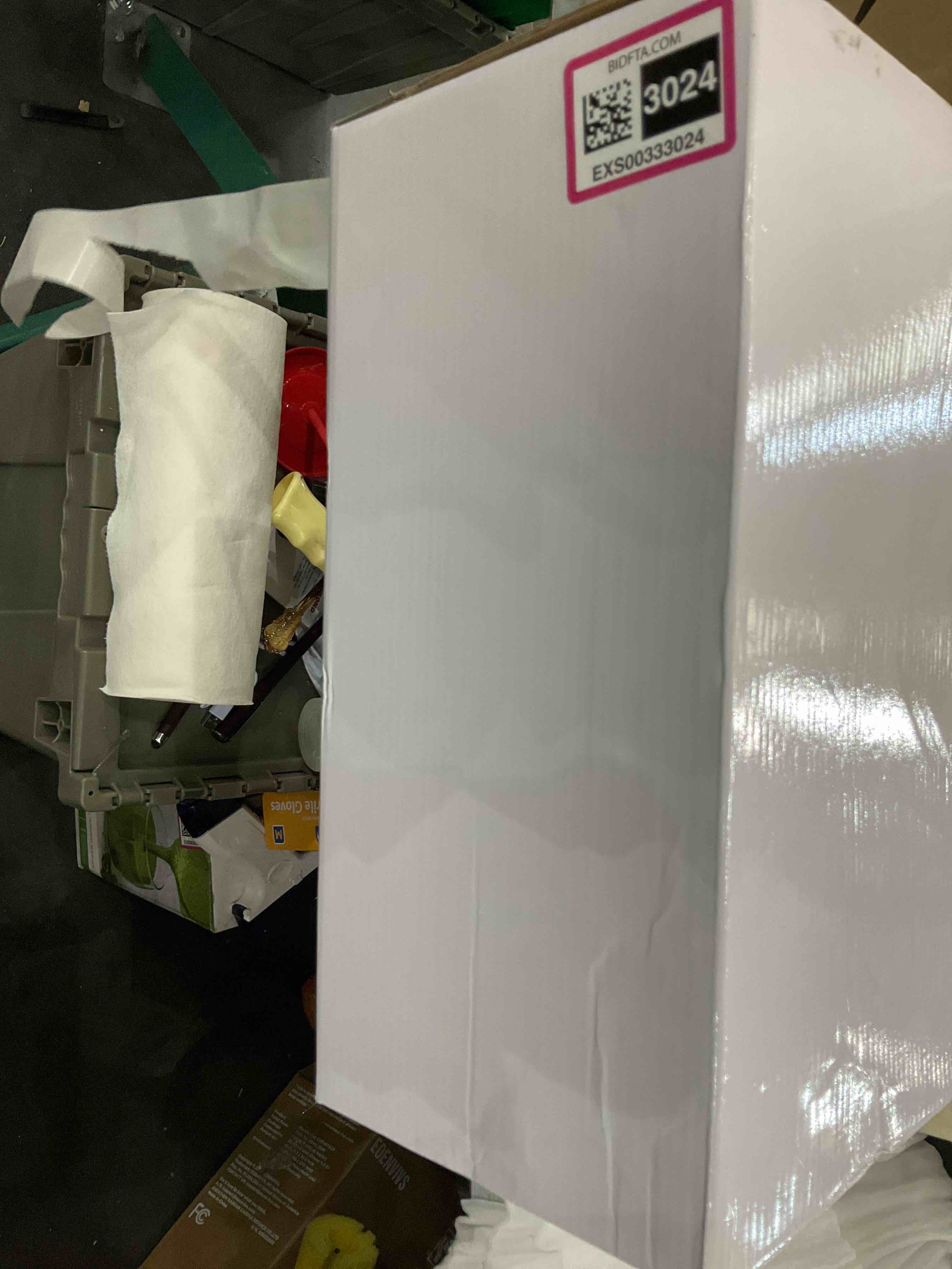 https://s3.amazonaws.com/lotting-images-prod/bidfta/EXS00333024_1689262158539.jpeg