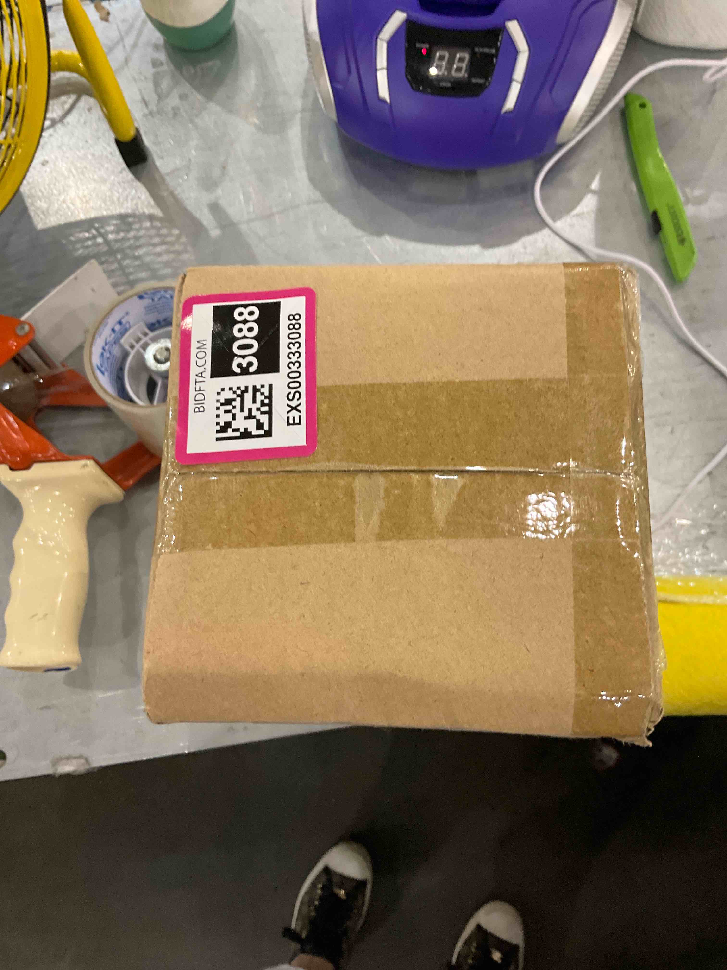 https://s3.amazonaws.com/lotting-images-prod/bidfta/EXS00333088_1689333149744.jpeg