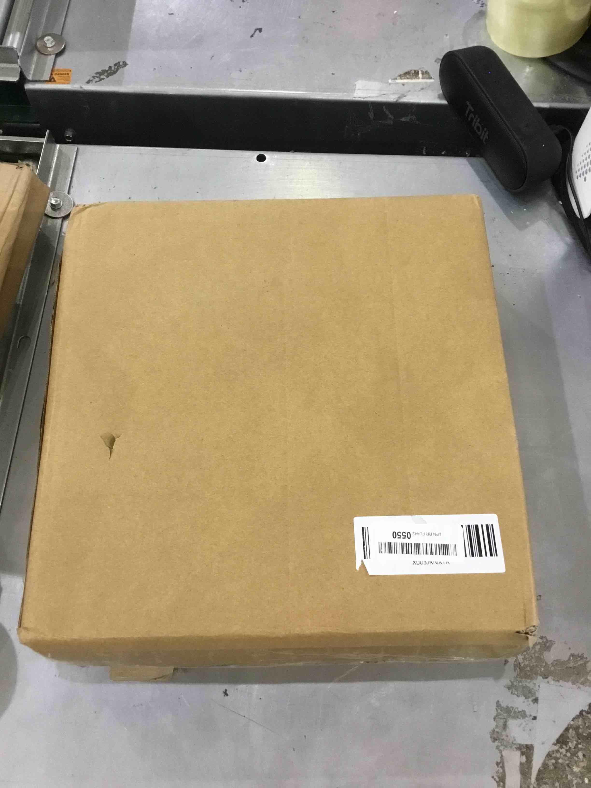 https://s3.amazonaws.com/lotting-images-prod/bidfta/EXS00335392_1689686721095.jpeg