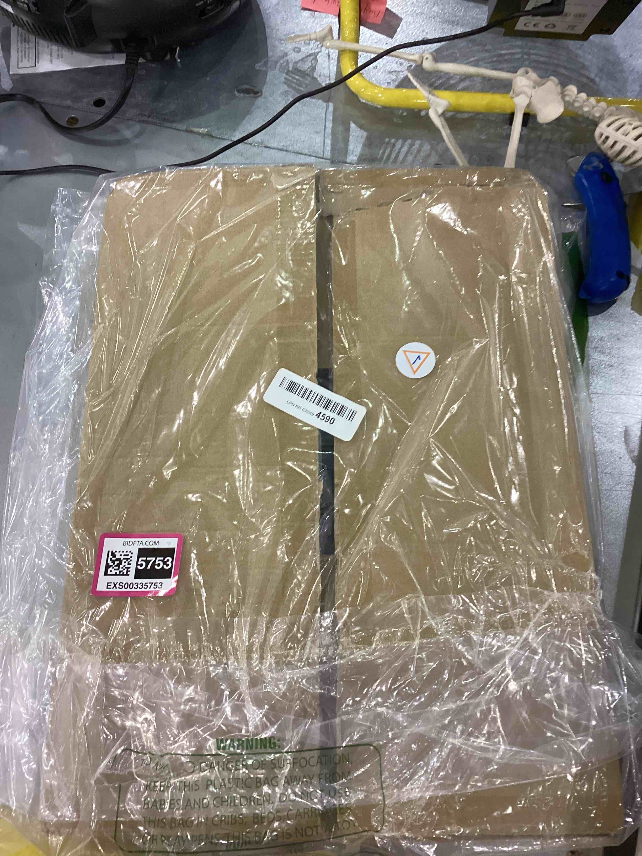 https://s3.amazonaws.com/lotting-images-prod/bidfta/EXS00335753_1689247450169.jpeg