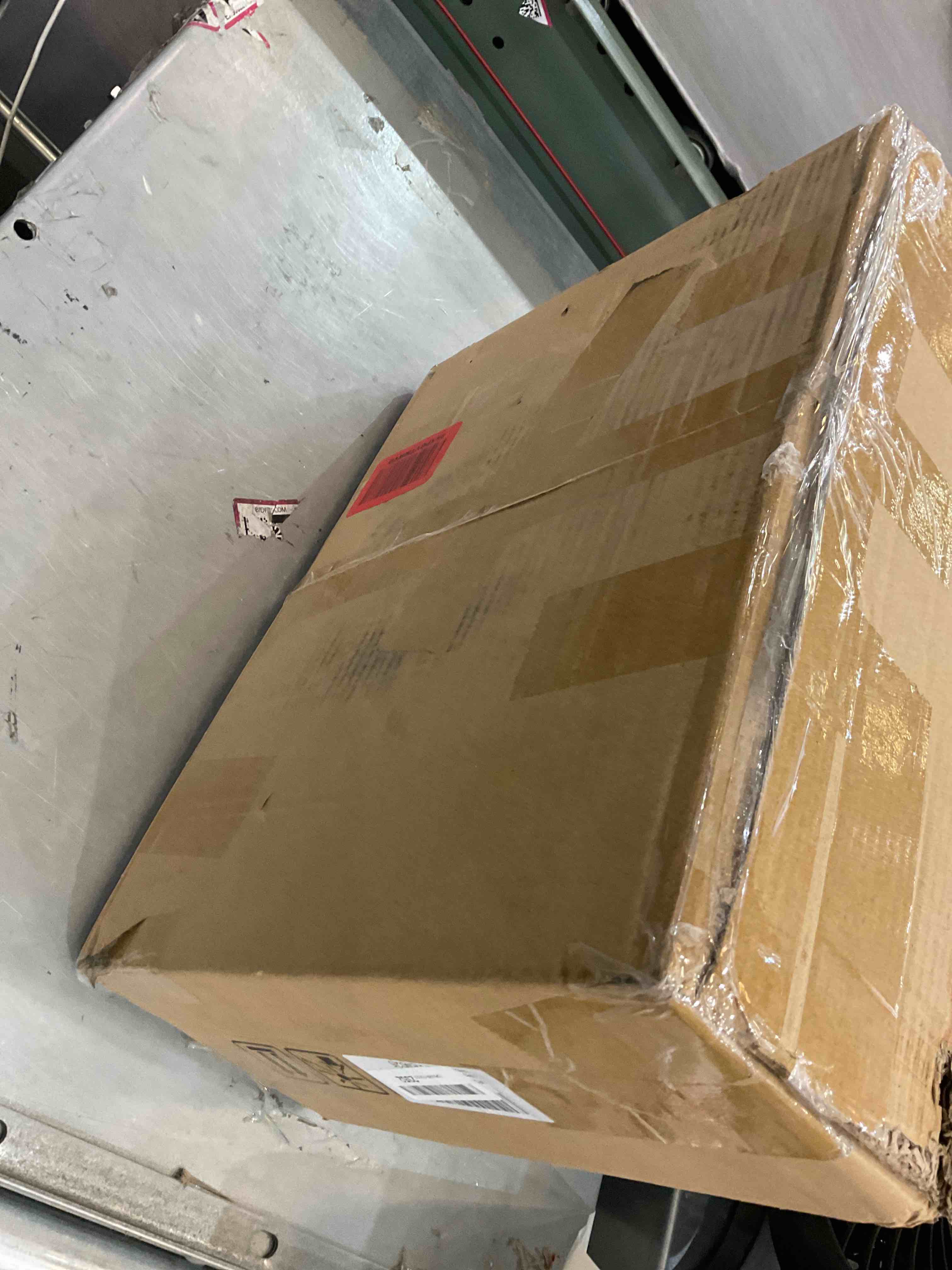 https://s3.amazonaws.com/lotting-images-prod/bidfta/EXS00337333_1689259852990.jpeg