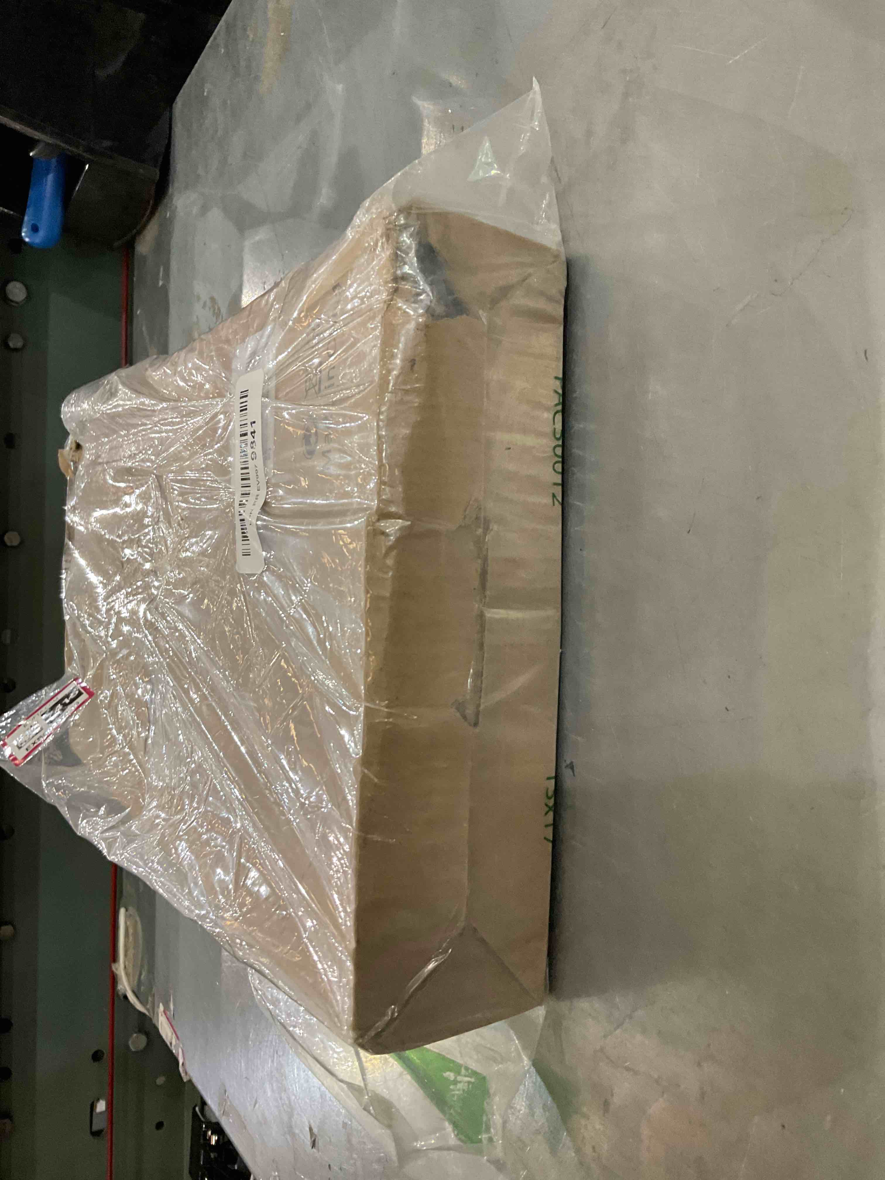 https://s3.amazonaws.com/lotting-images-prod/bidfta/EXS00337415_1689267903937.jpeg