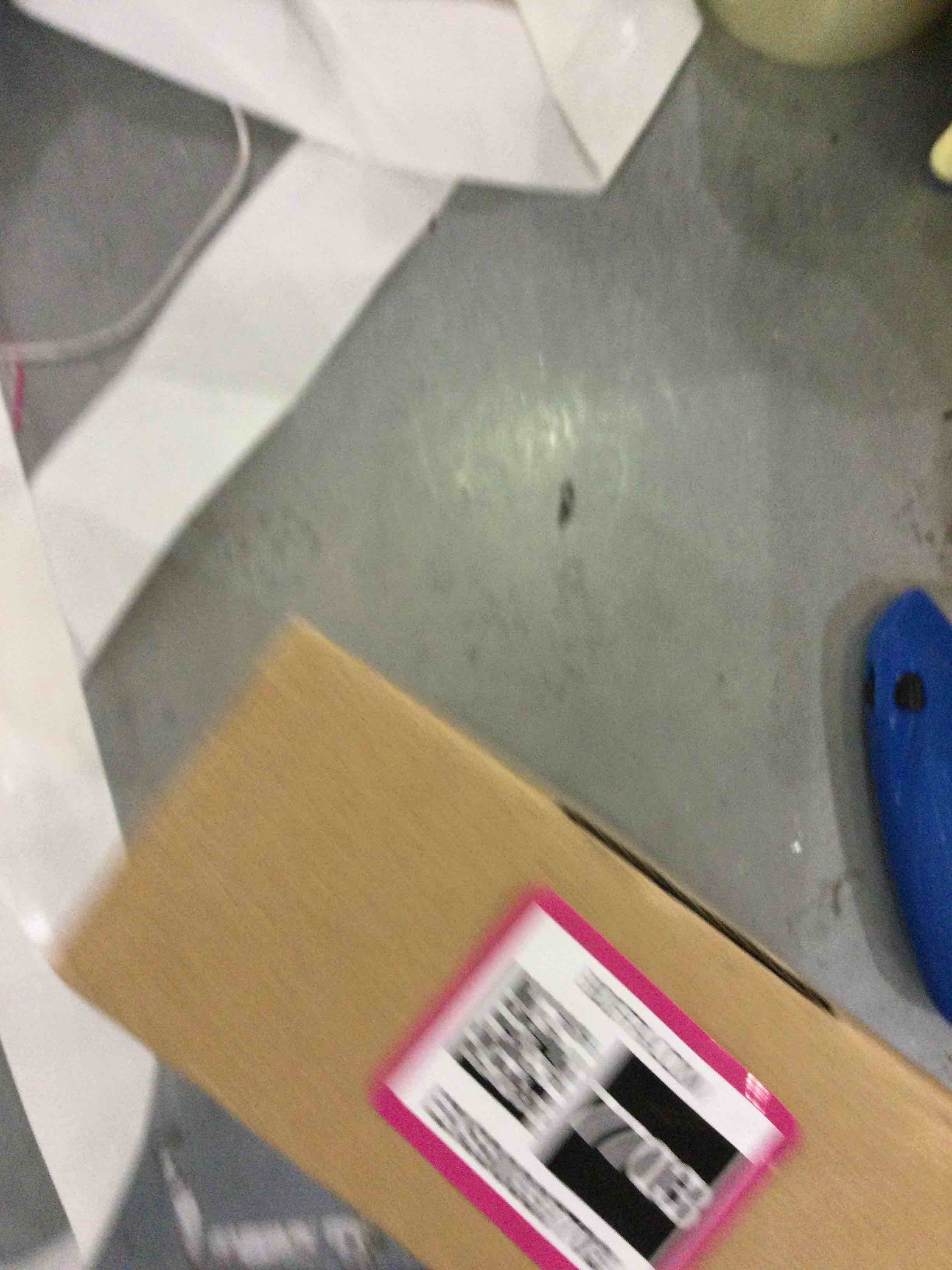 https://s3.amazonaws.com/lotting-images-prod/bidfta/EXS00337703_1690374486978.jpeg
