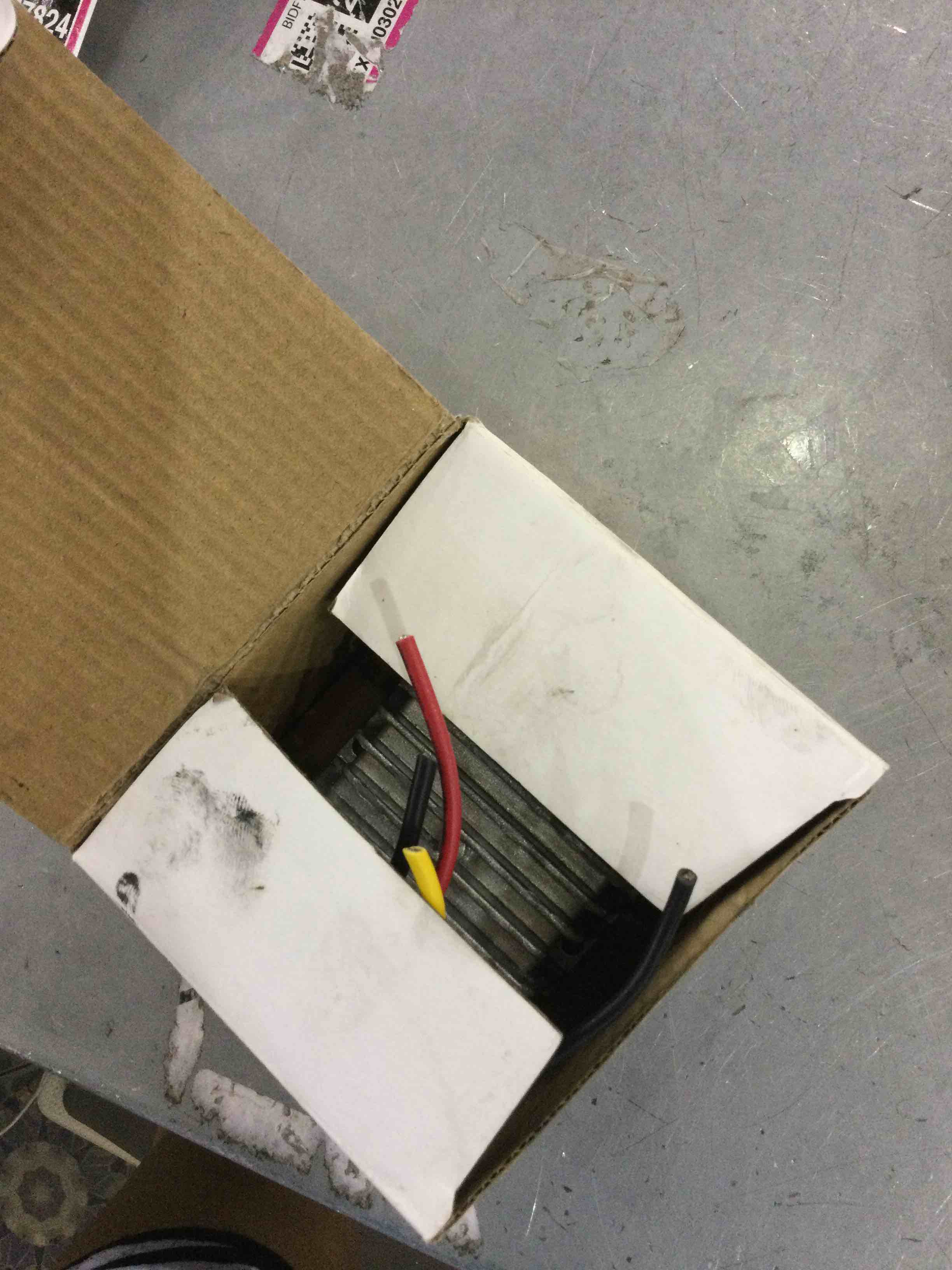 https://s3.amazonaws.com/lotting-images-prod/bidfta/EXS00337821_1690391168274.jpeg
