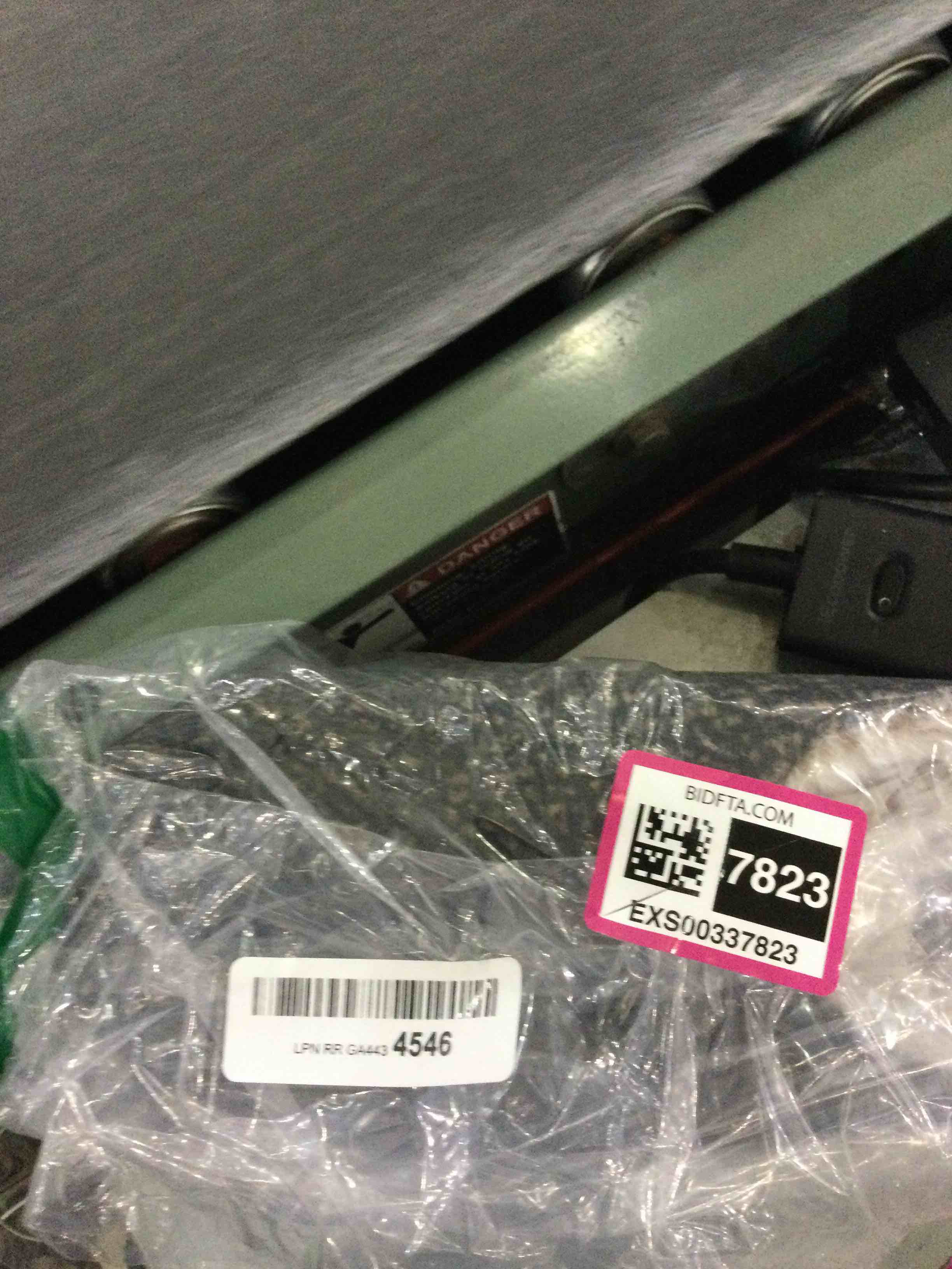https://s3.amazonaws.com/lotting-images-prod/bidfta/EXS00337823_1690391725682.jpeg
