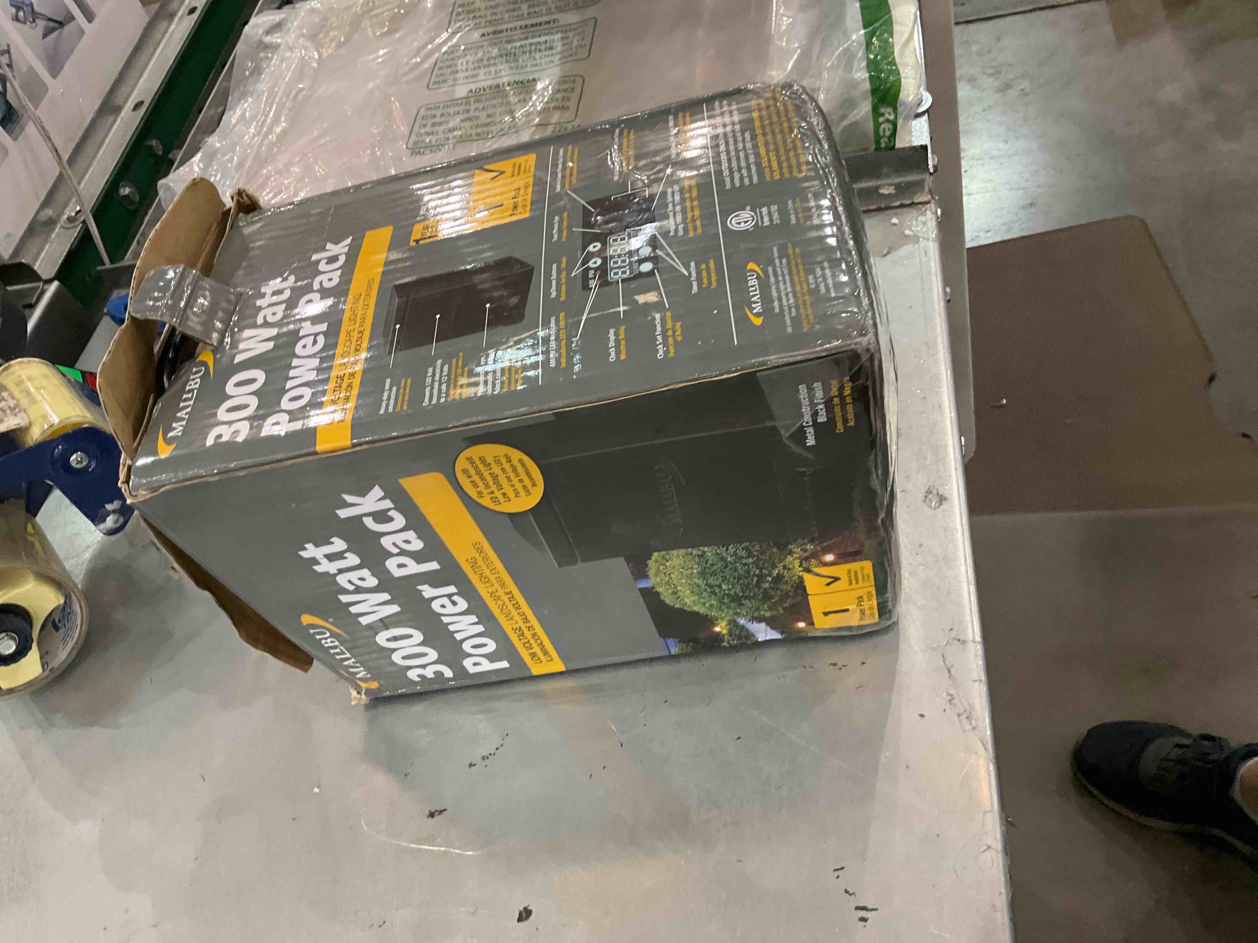 https://s3.amazonaws.com/lotting-images-prod/bidfta/EXS00338023_1689701252509.jpeg