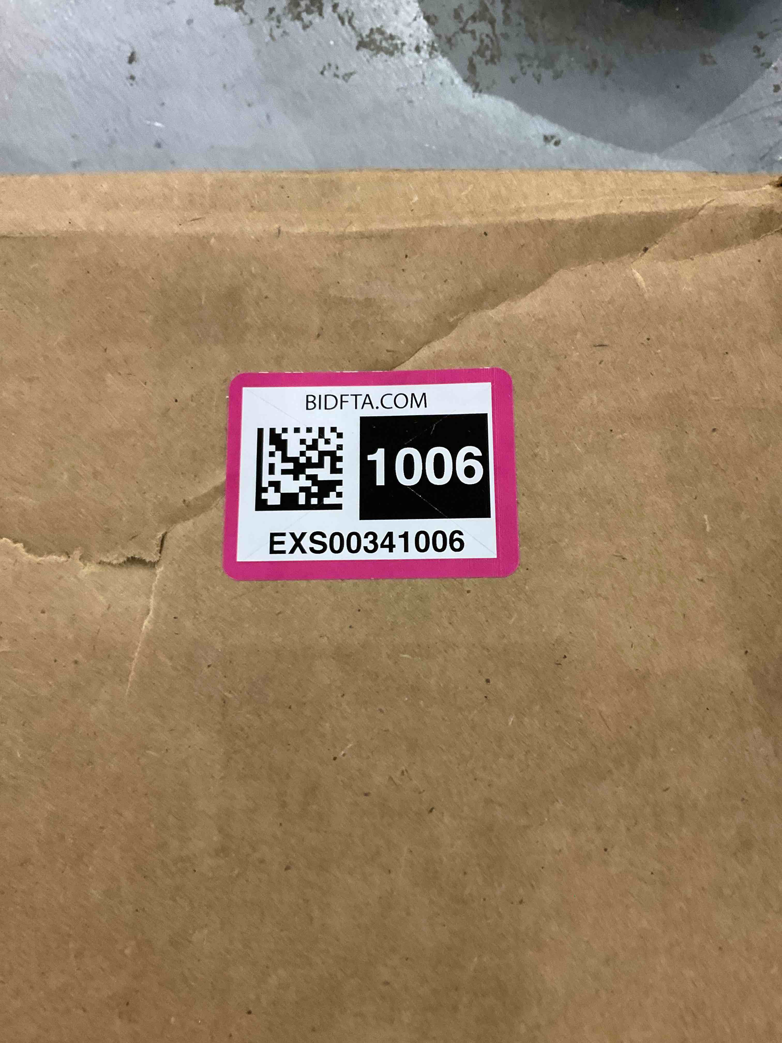 https://s3.amazonaws.com/lotting-images-prod/bidfta/EXS00341006_1693243364937.jpeg