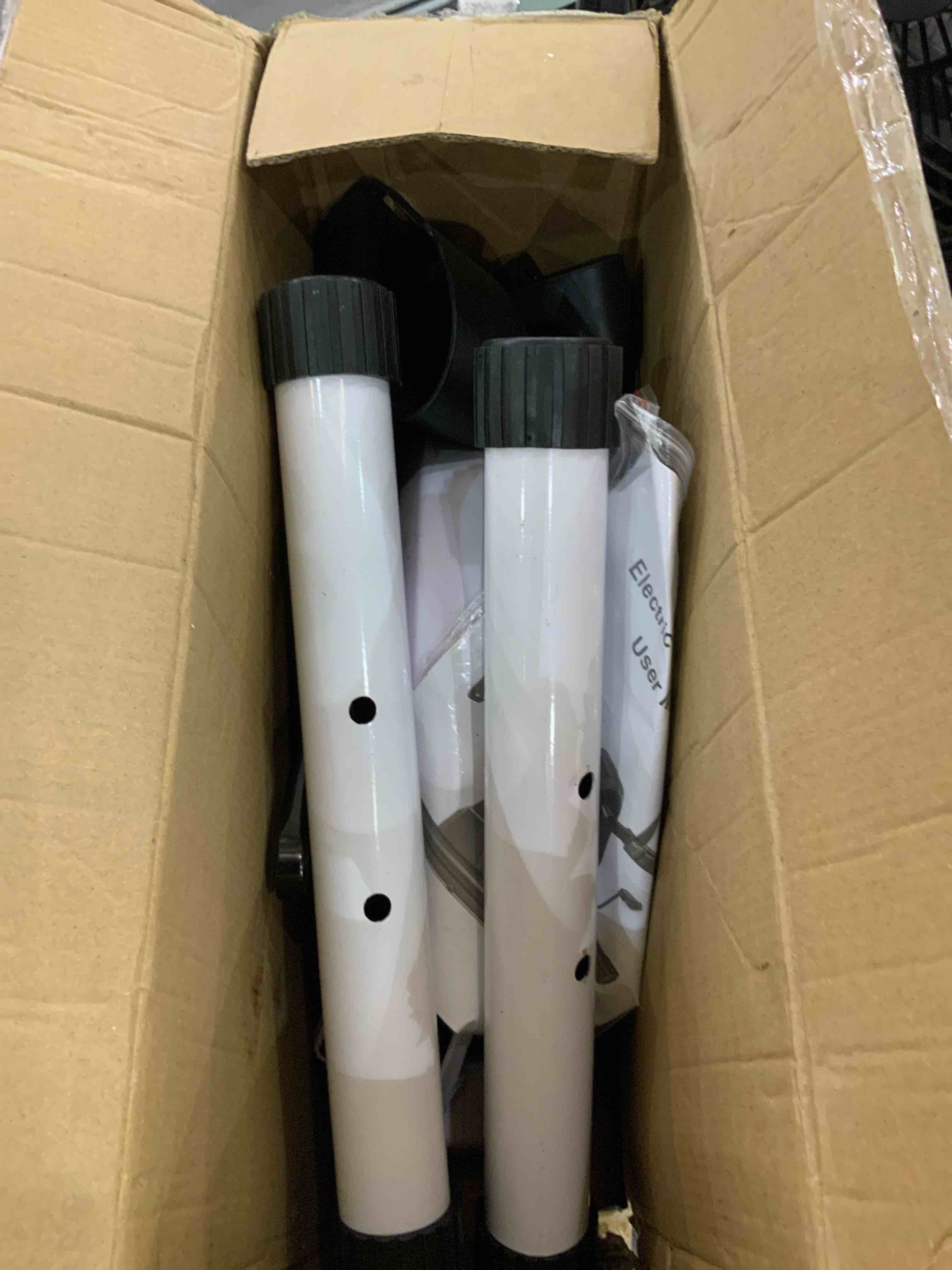 https://s3.amazonaws.com/lotting-images-prod/bidfta/EXS00343163_1692117784112.jpeg