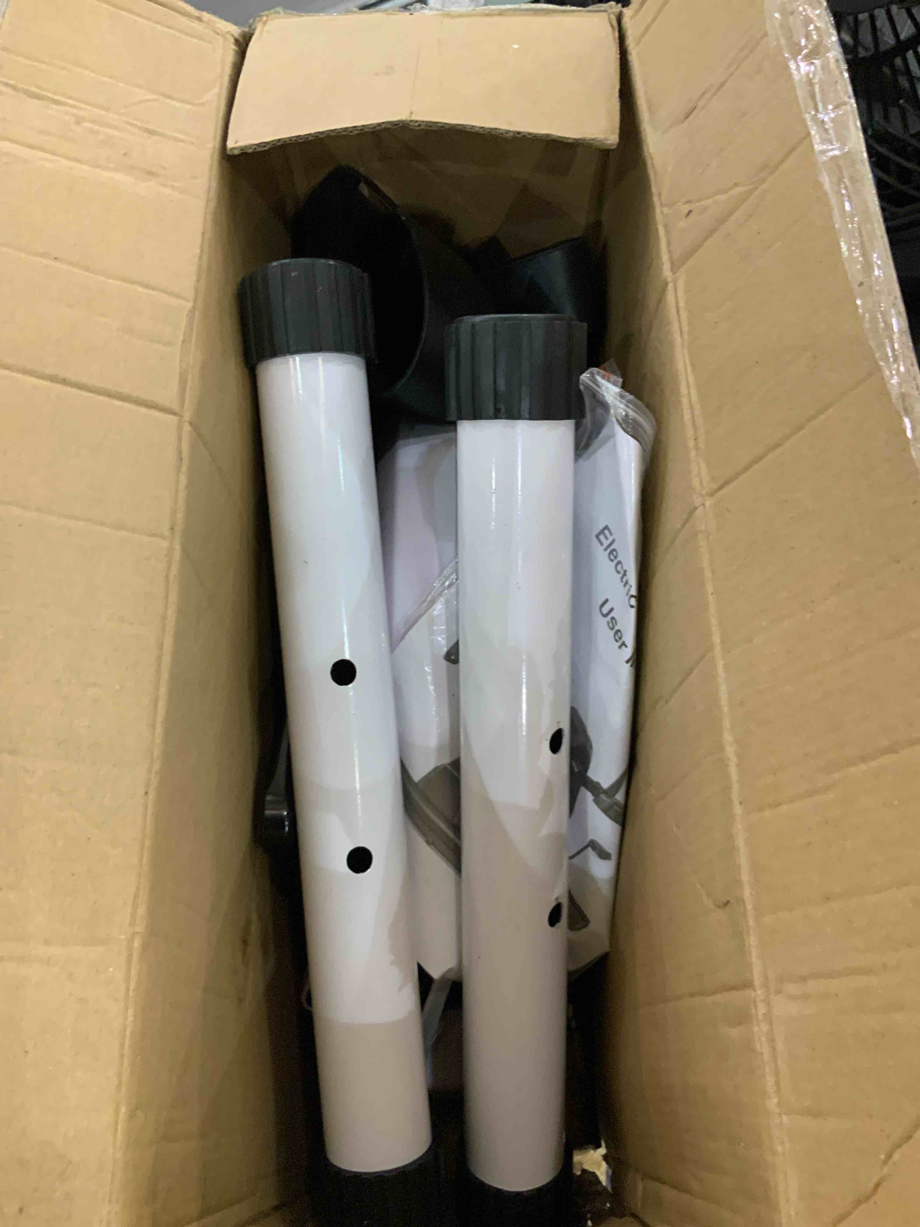 https://s3.amazonaws.com/lotting-images-prod/bidfta/EXS00343163_1692117785220.jpeg