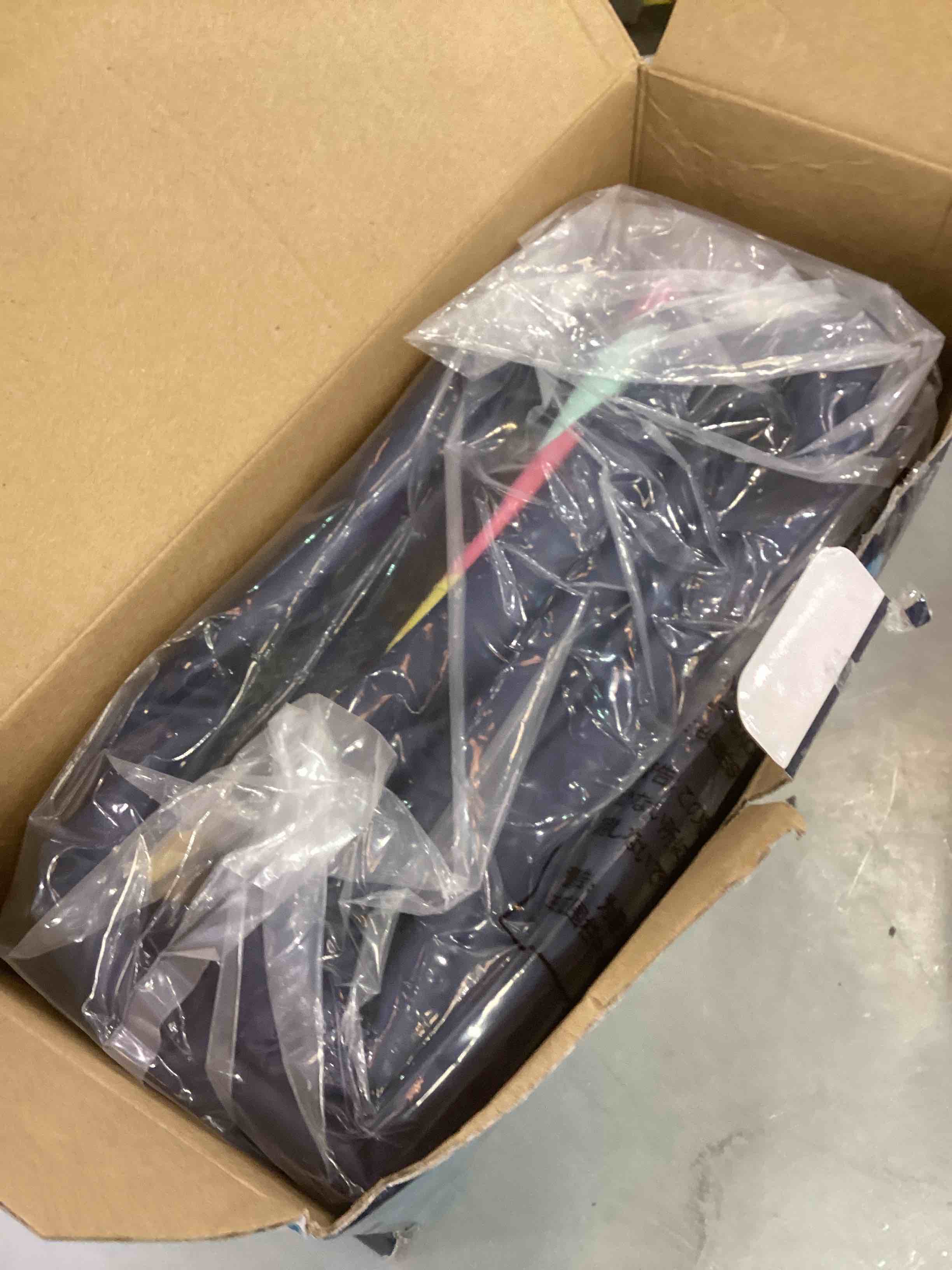 https://s3.amazonaws.com/lotting-images-prod/bidfta/EXS00343315_1692724360320.jpeg