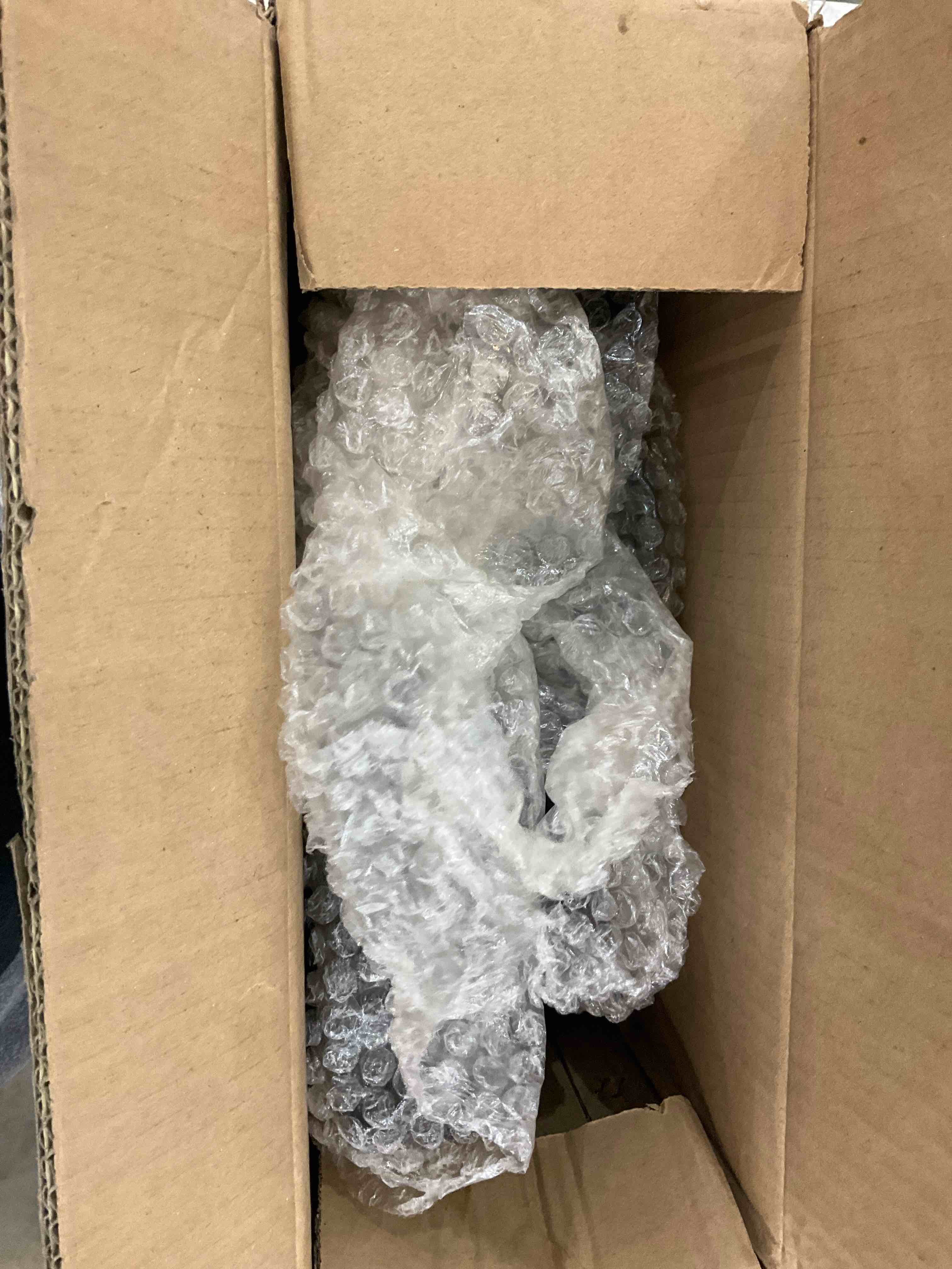 https://s3.amazonaws.com/lotting-images-prod/bidfta/EXS00345550_1690212199217.jpeg