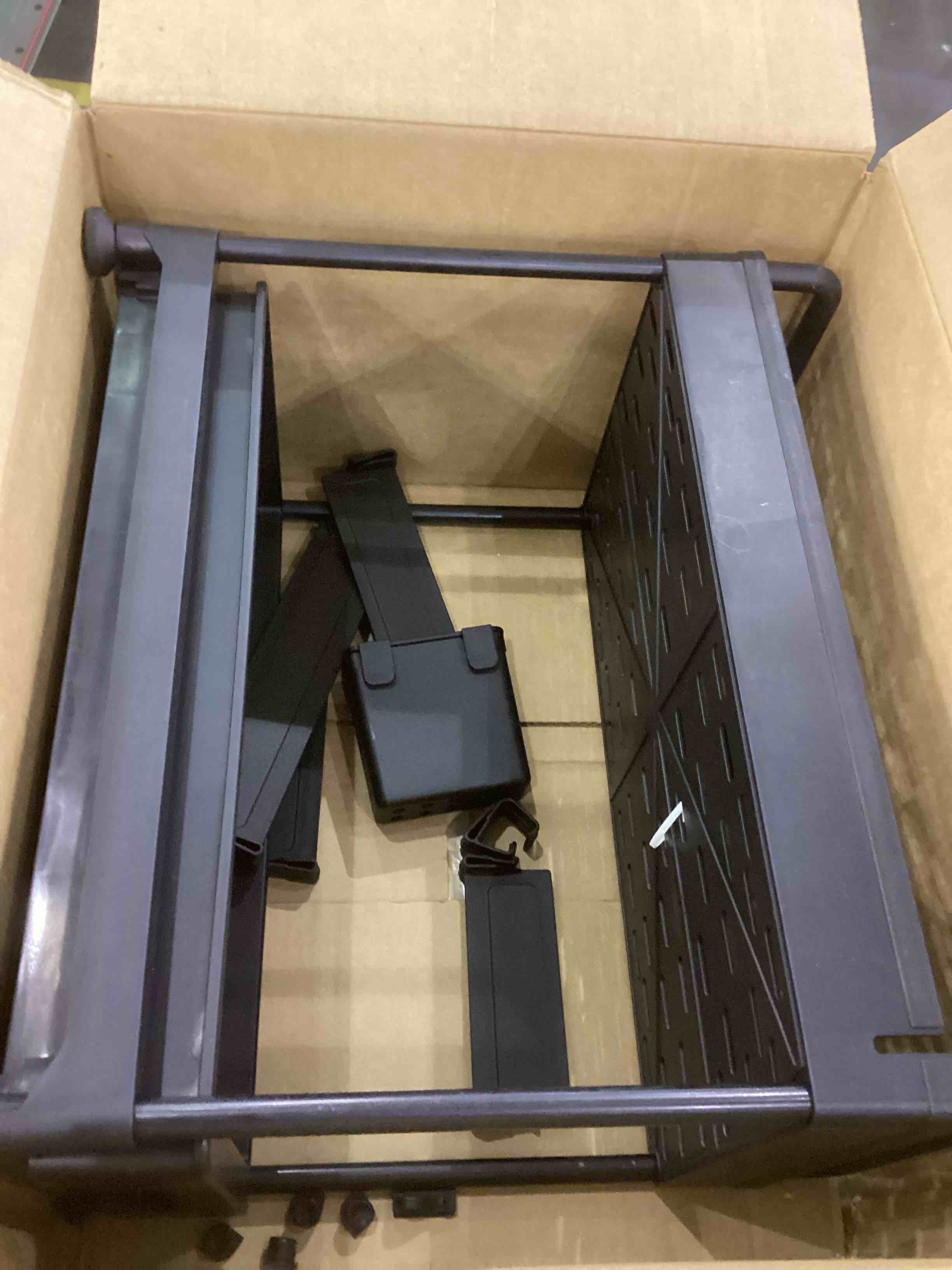 https://s3.amazonaws.com/lotting-images-prod/bidfta/EXS00346245_1692876640091.jpeg