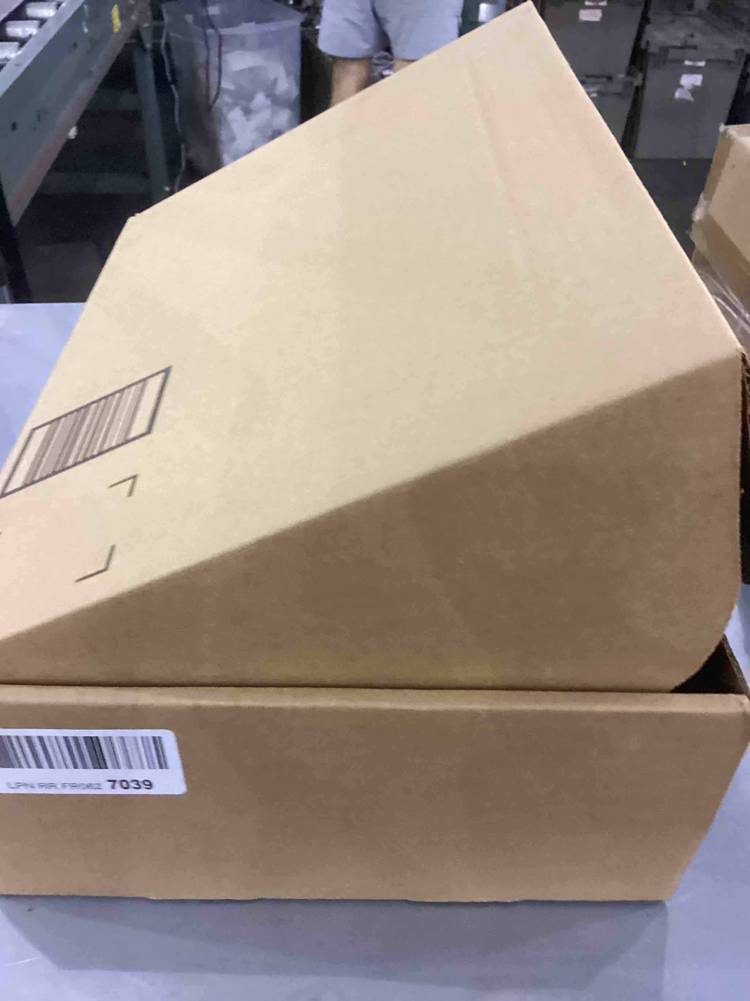 https://s3.amazonaws.com/lotting-images-prod/bidfta/EXS00346948_1693394170890.jpeg