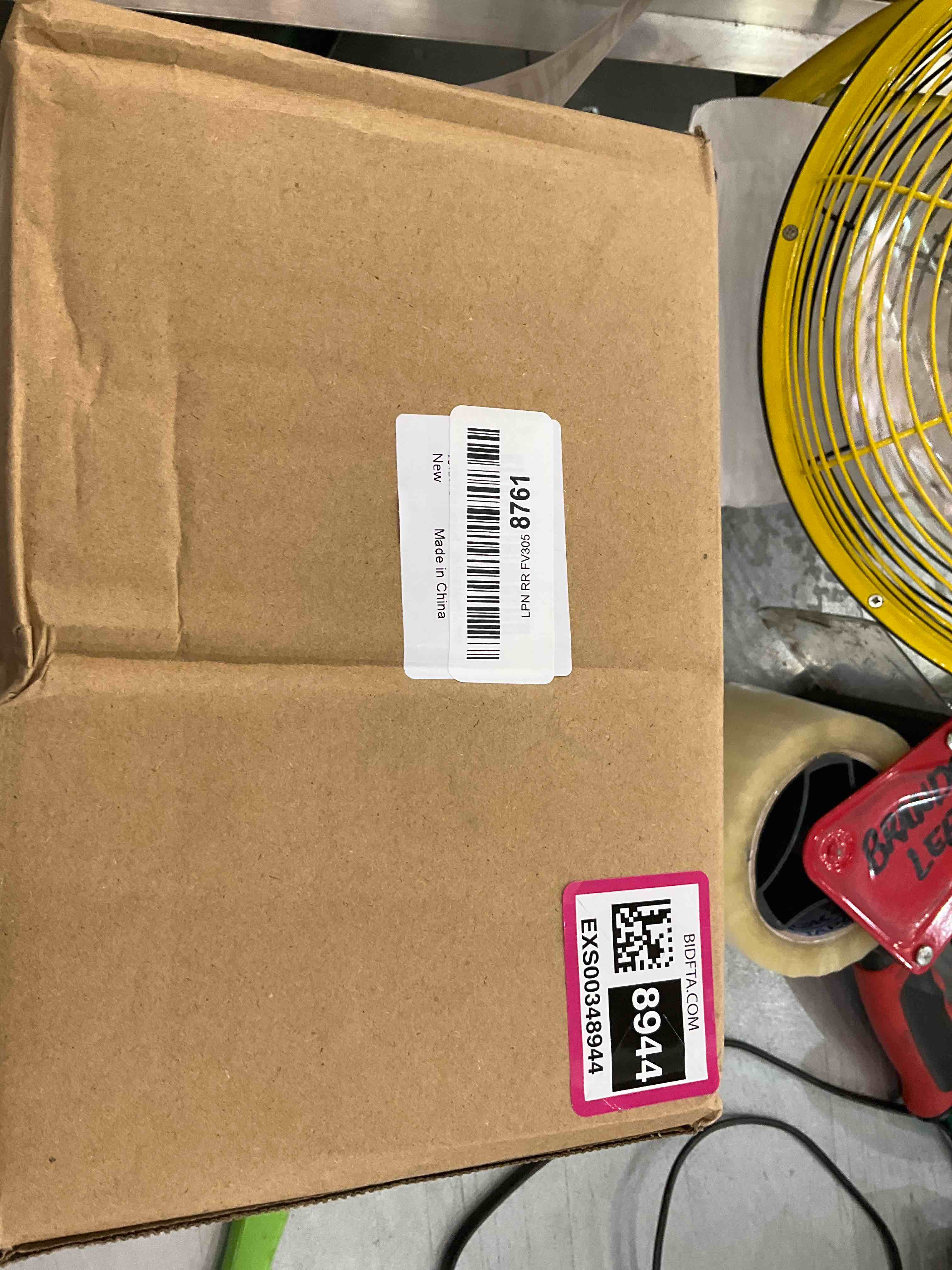 https://s3.amazonaws.com/lotting-images-prod/bidfta/EXS00348944_1690398936148.jpeg