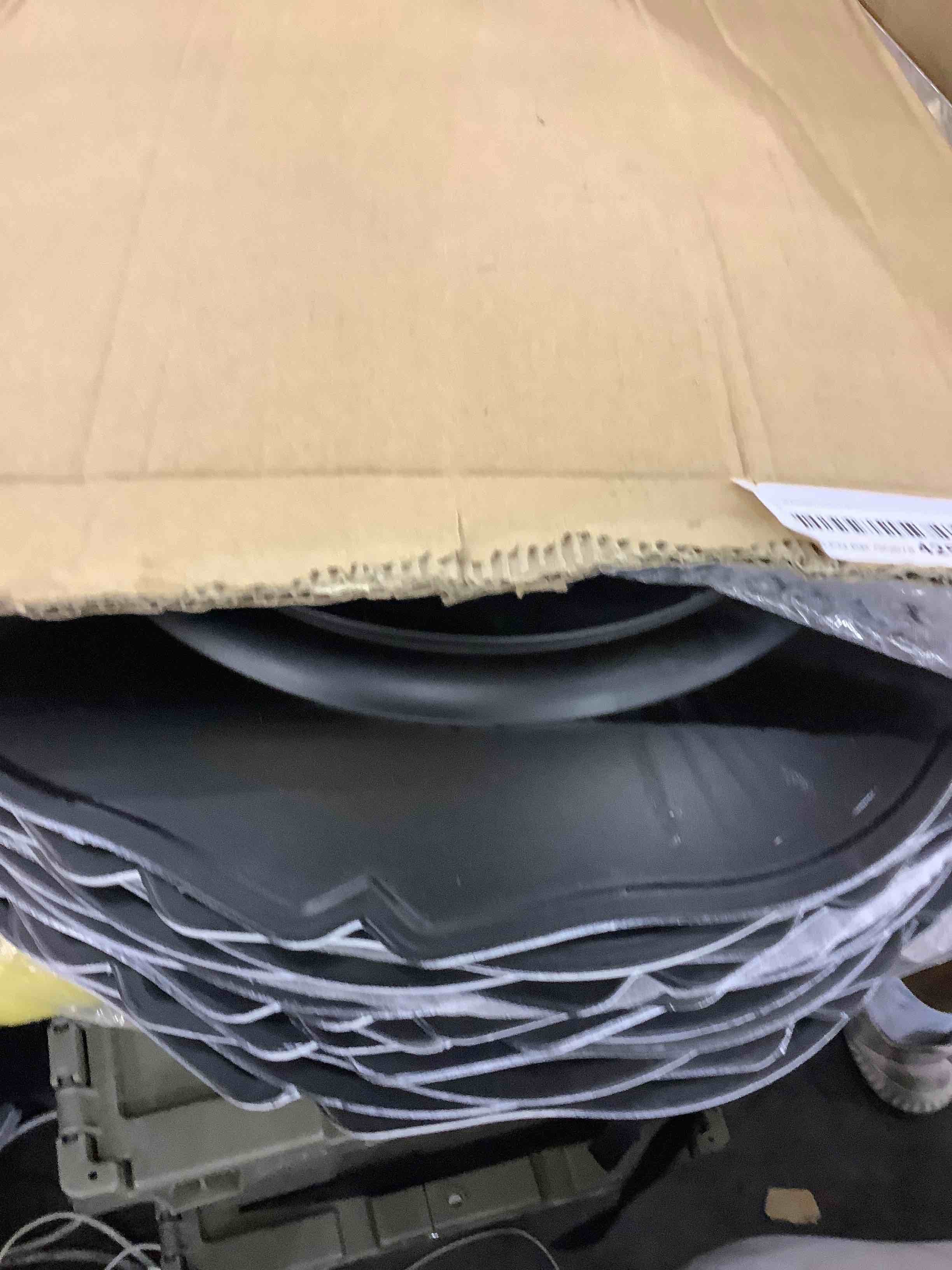 https://s3.amazonaws.com/lotting-images-prod/bidfta/EXS00351217_1689863690852.jpeg