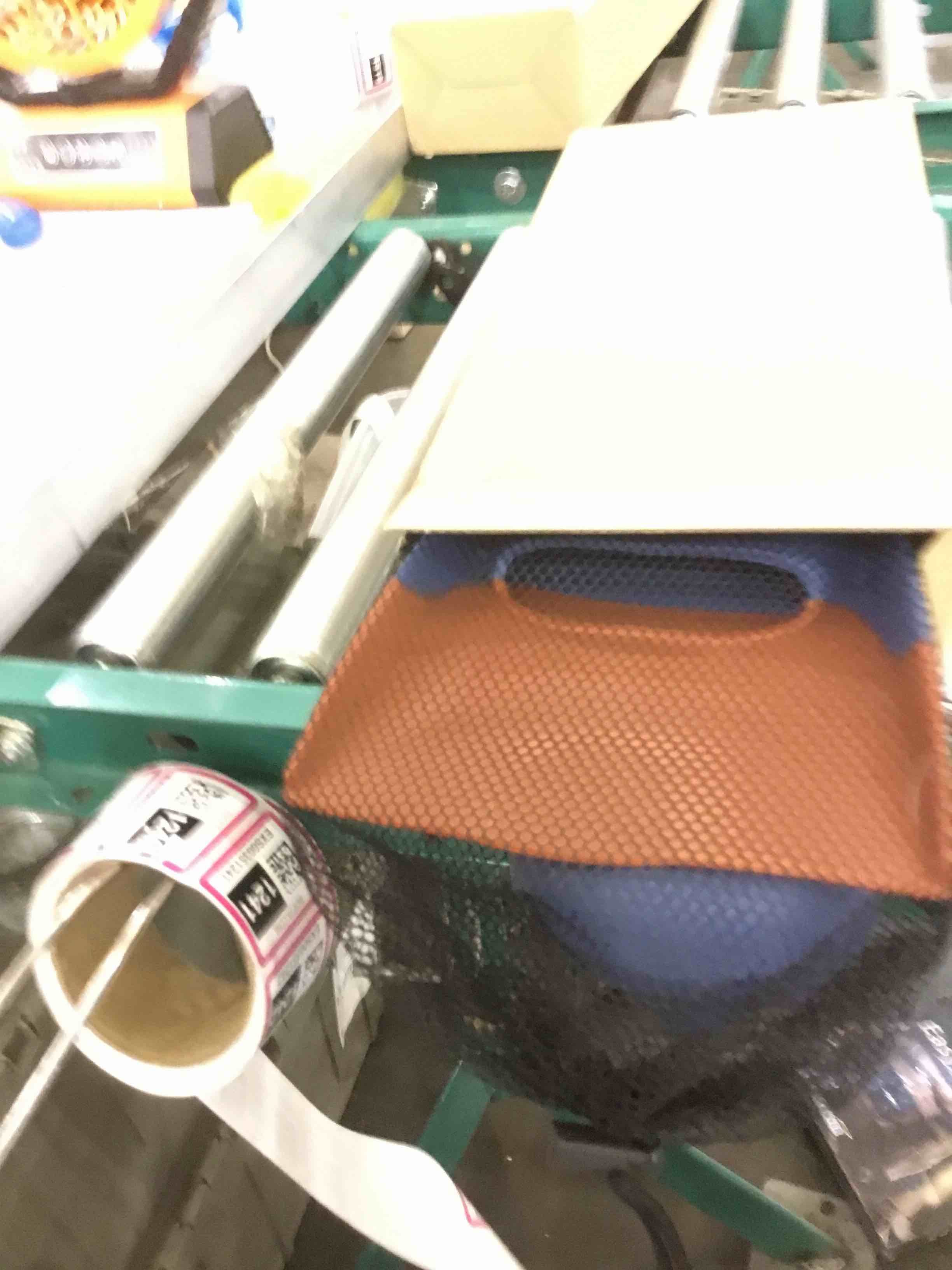 https://s3.amazonaws.com/lotting-images-prod/bidfta/EXS00351231_1689865692109.jpeg