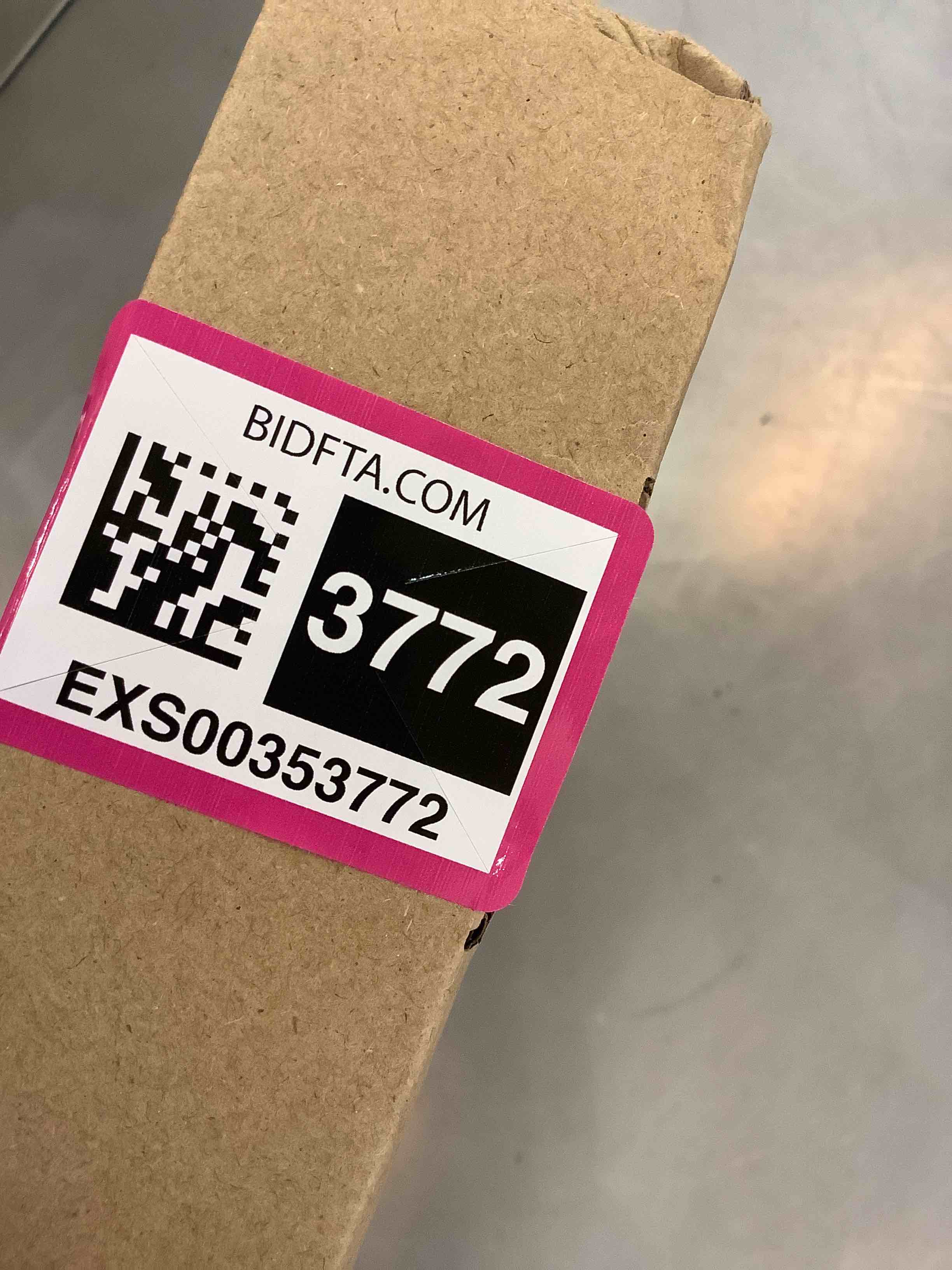 https://s3.amazonaws.com/lotting-images-prod/bidfta/EXS00353772_1689865210513.jpeg