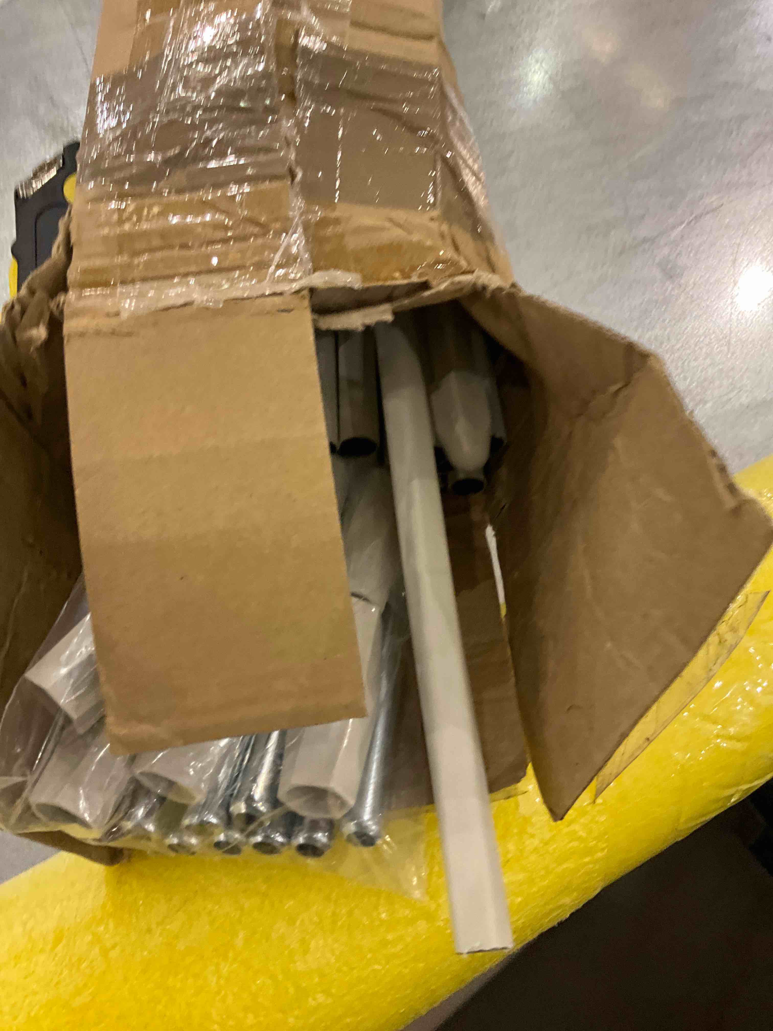 https://s3.amazonaws.com/lotting-images-prod/bidfta/EXS00354623_1689957527996.jpeg