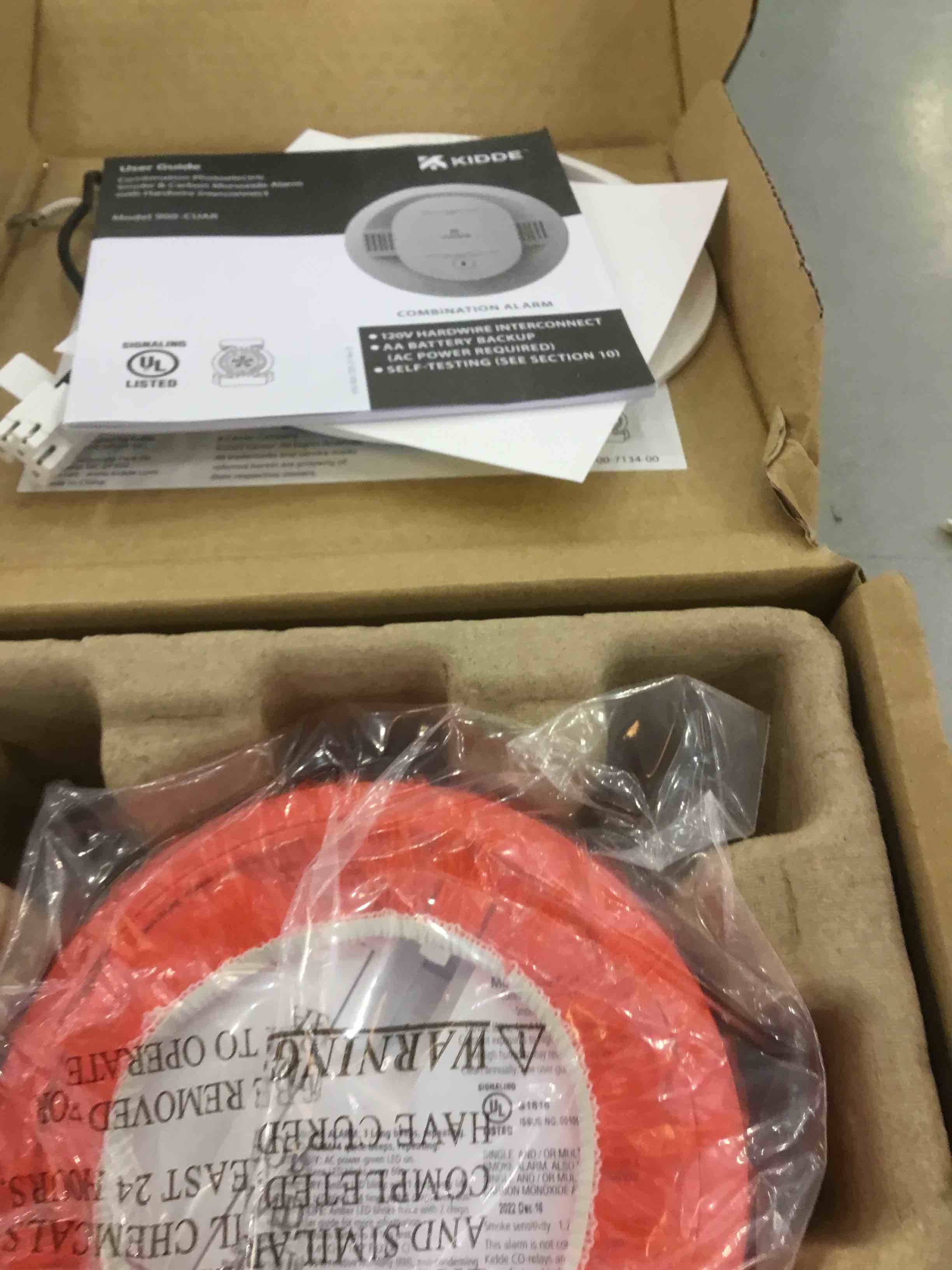 Kidde Hardwired Smoke & Carbon Monoxide Detector, AA Battery Backup, Interconnectable, LED Warning Light Indicators