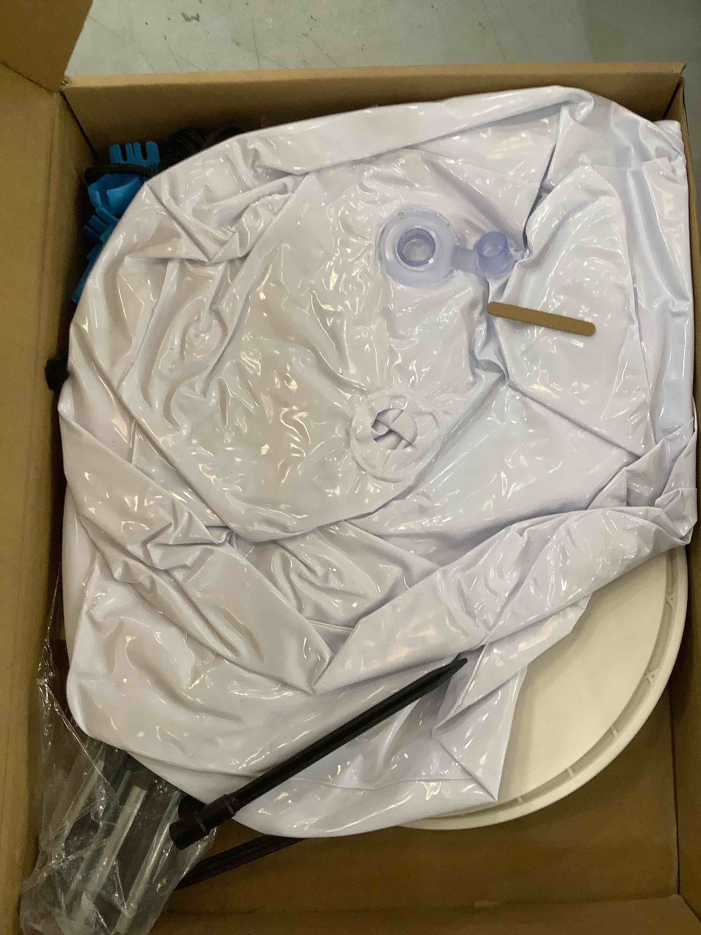 https://s3.amazonaws.com/lotting-images-prod/bidfta/EXS00355987_1690480372638.jpeg