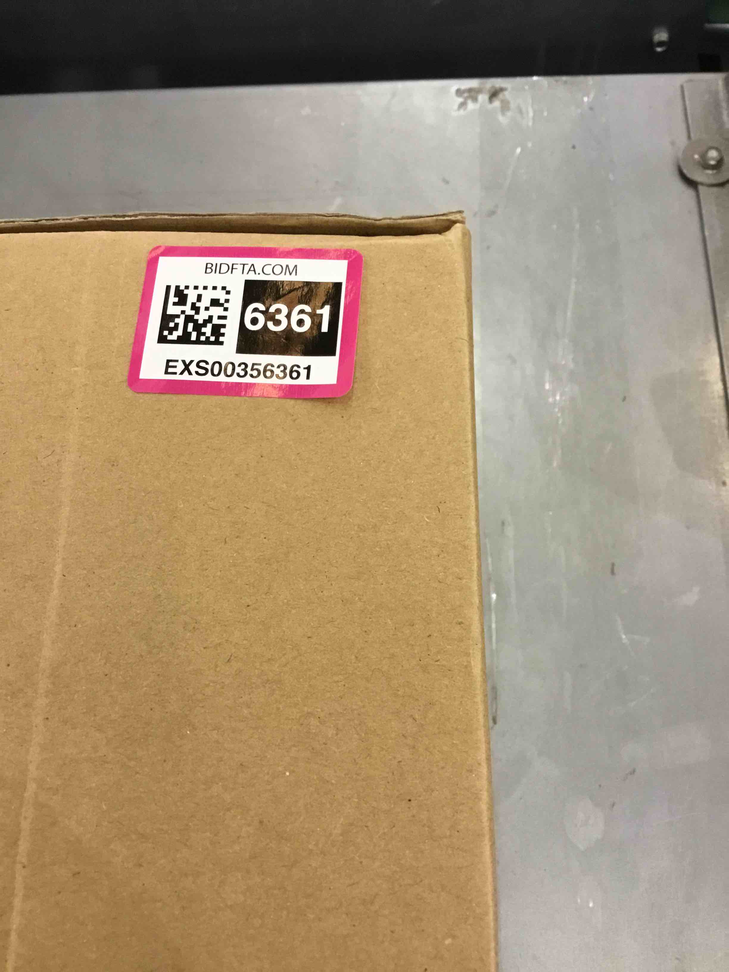 https://s3.amazonaws.com/lotting-images-prod/bidfta/EXS00356361_1690469316266.jpeg