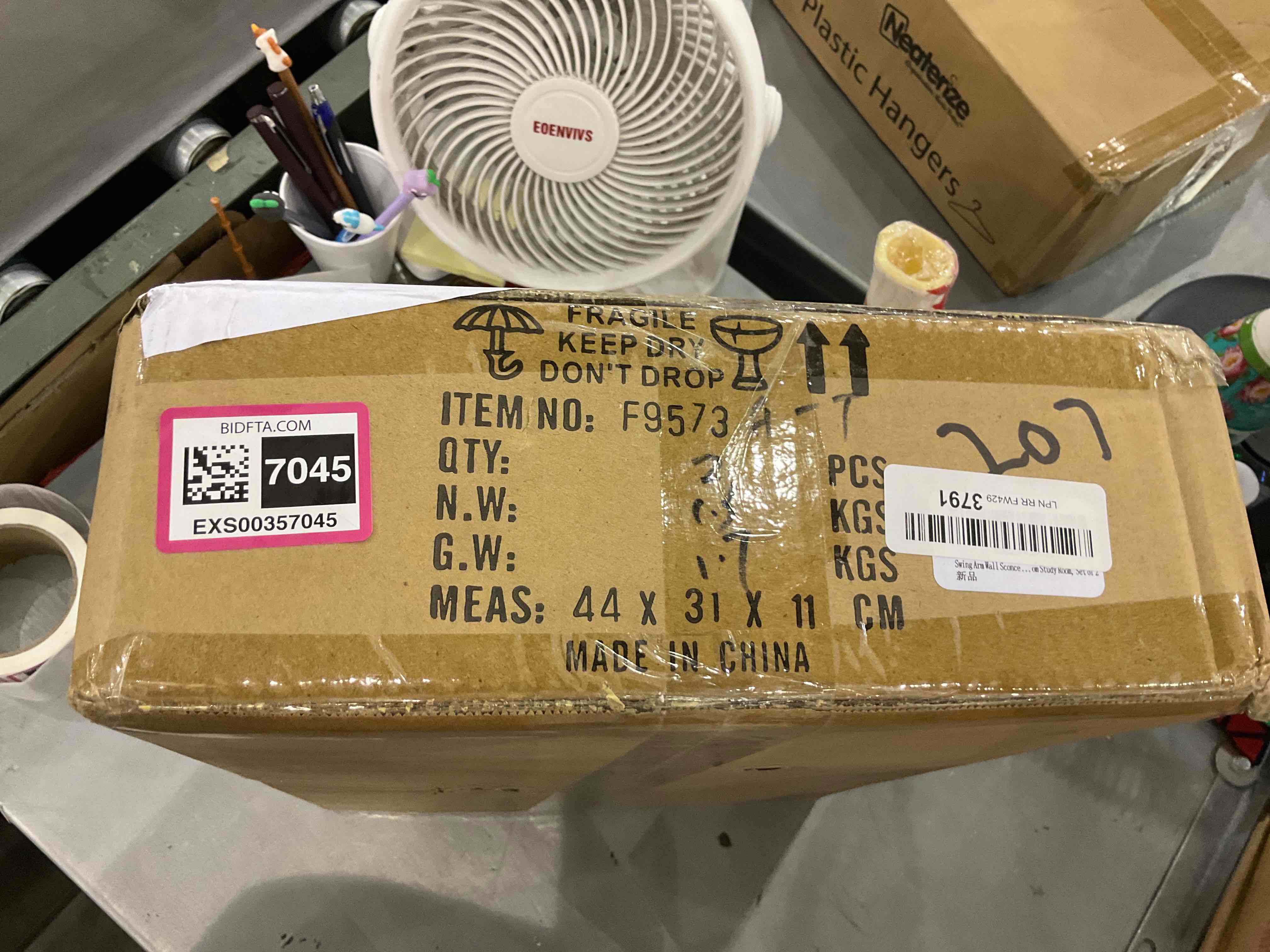 https://s3.amazonaws.com/lotting-images-prod/bidfta/EXS00357045_1689769309454.jpeg