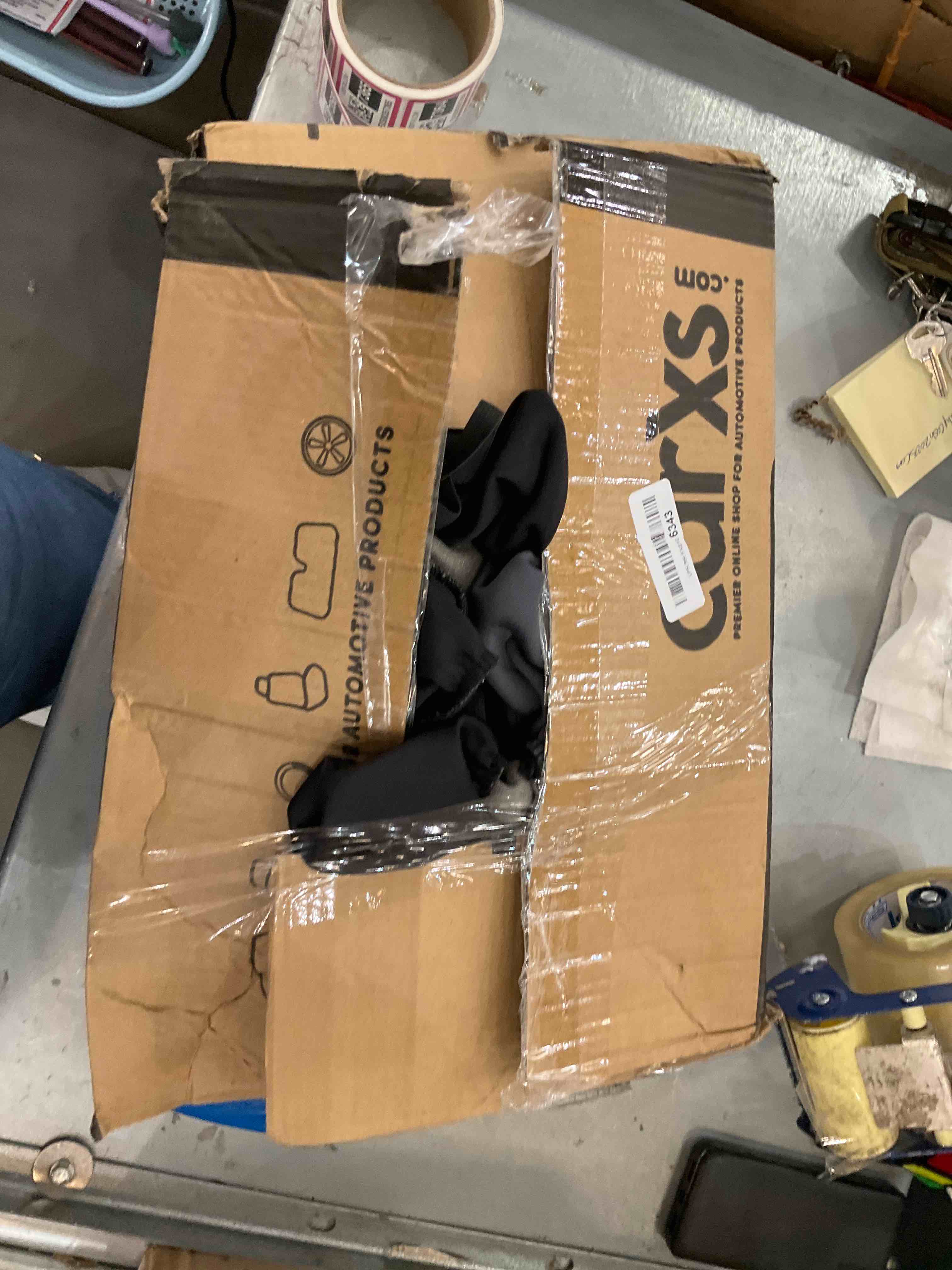 https://s3.amazonaws.com/lotting-images-prod/bidfta/EXS00357357_1690216910427.jpeg