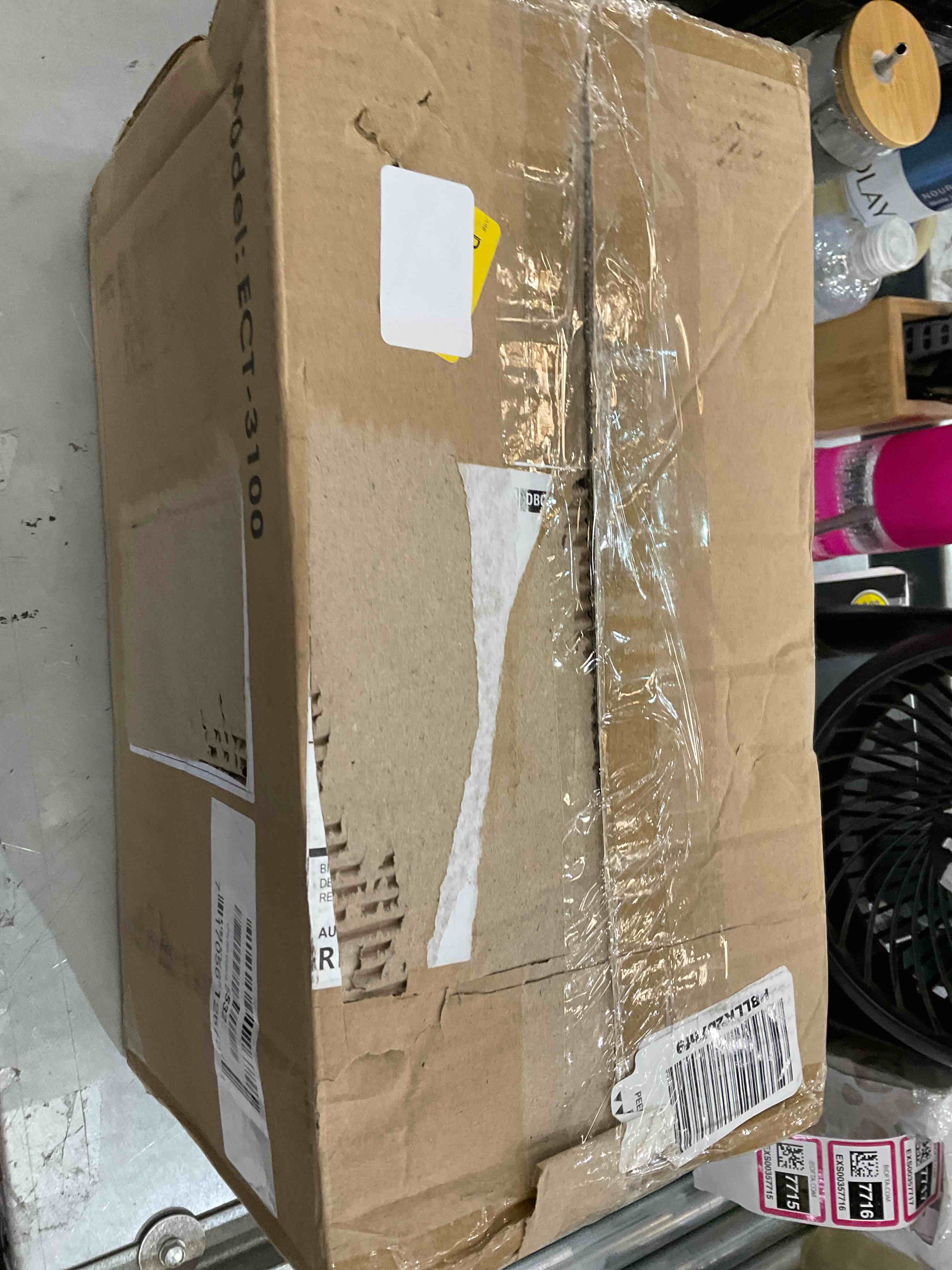 https://s3.amazonaws.com/lotting-images-prod/bidfta/EXS00357714_1689790621491.jpeg