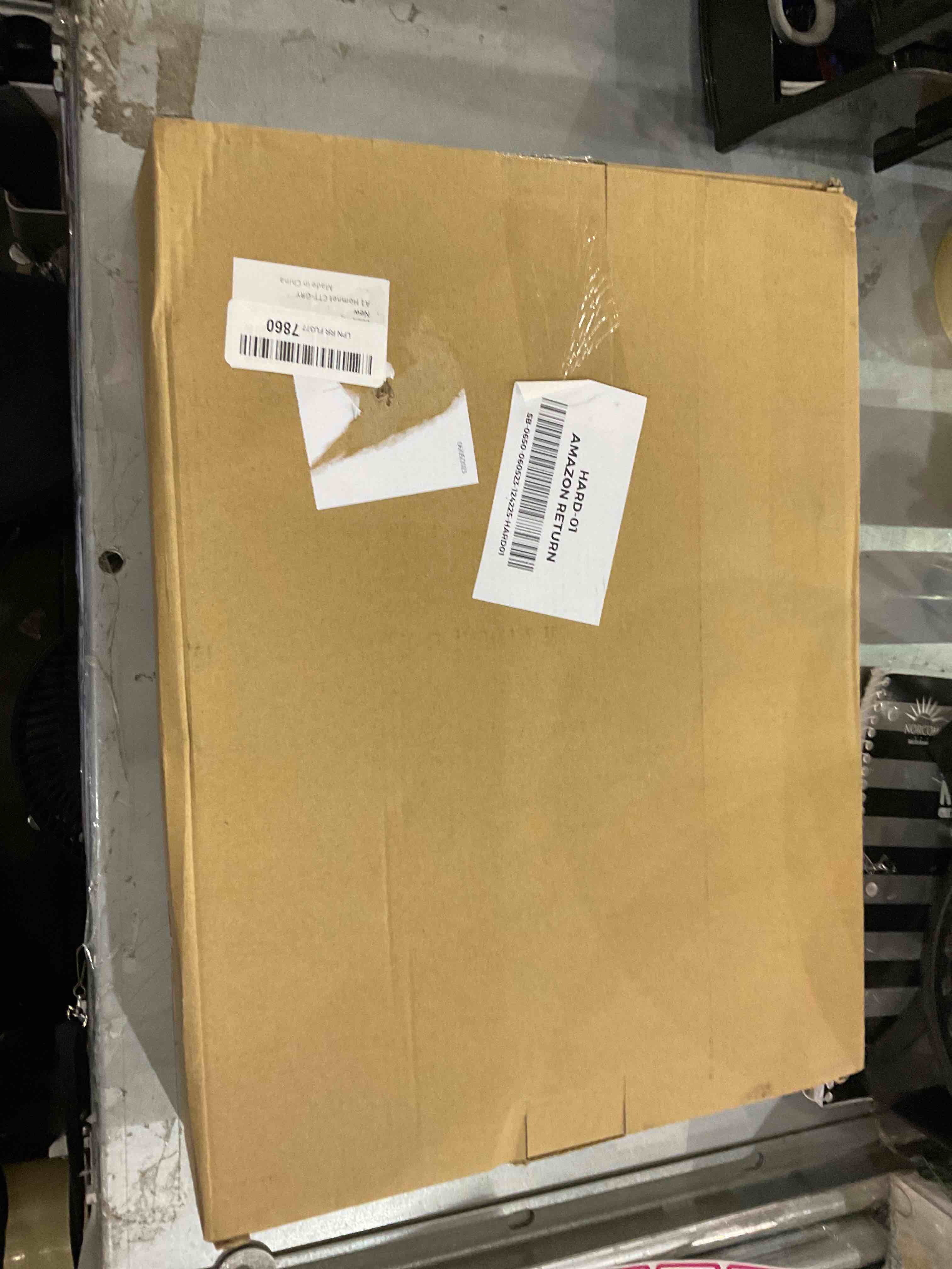 https://s3.amazonaws.com/lotting-images-prod/bidfta/EXS00357832_1689939183291.jpeg