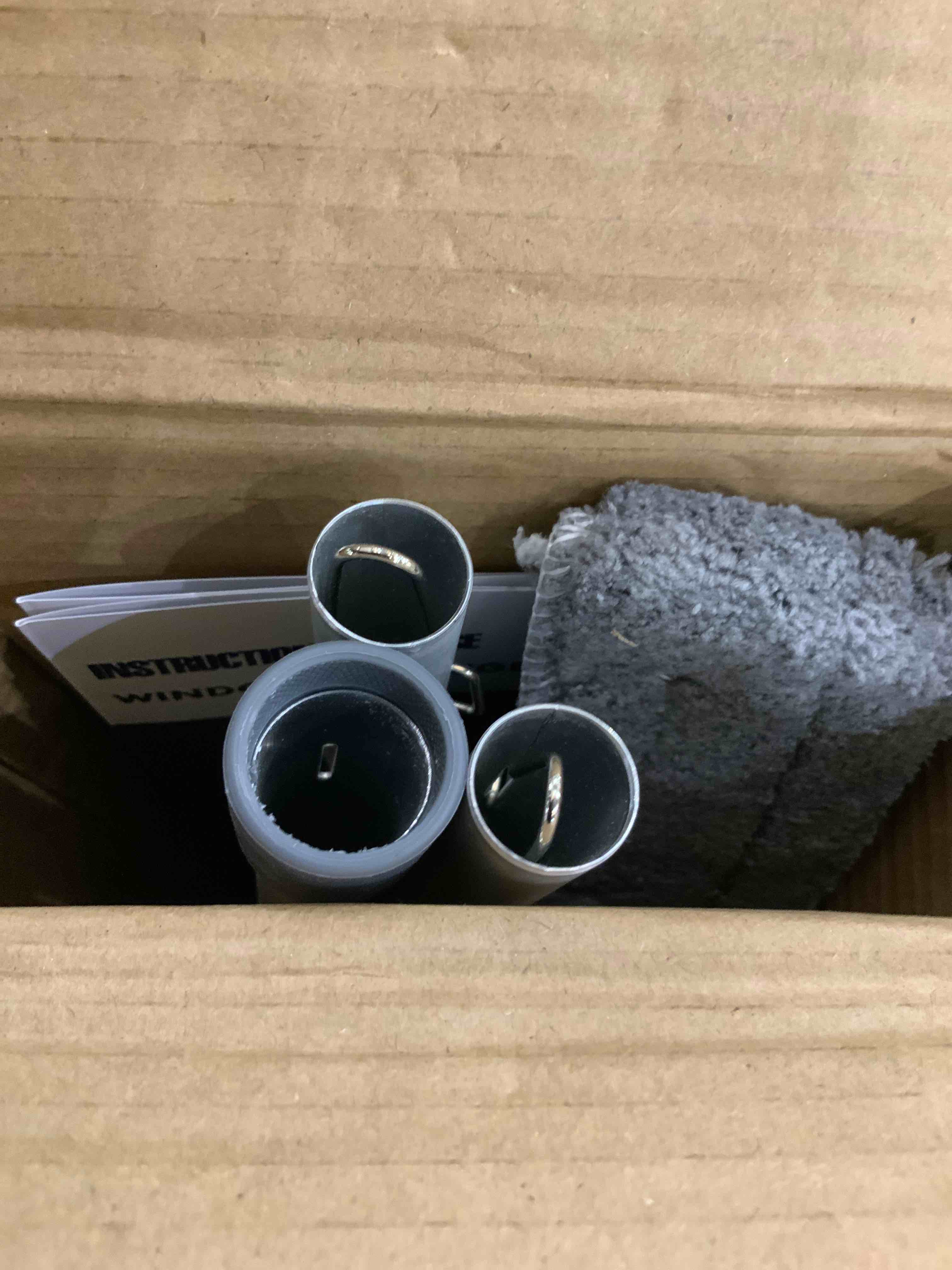 https://s3.amazonaws.com/lotting-images-prod/bidfta/EXS00358165_1689866300781.jpeg