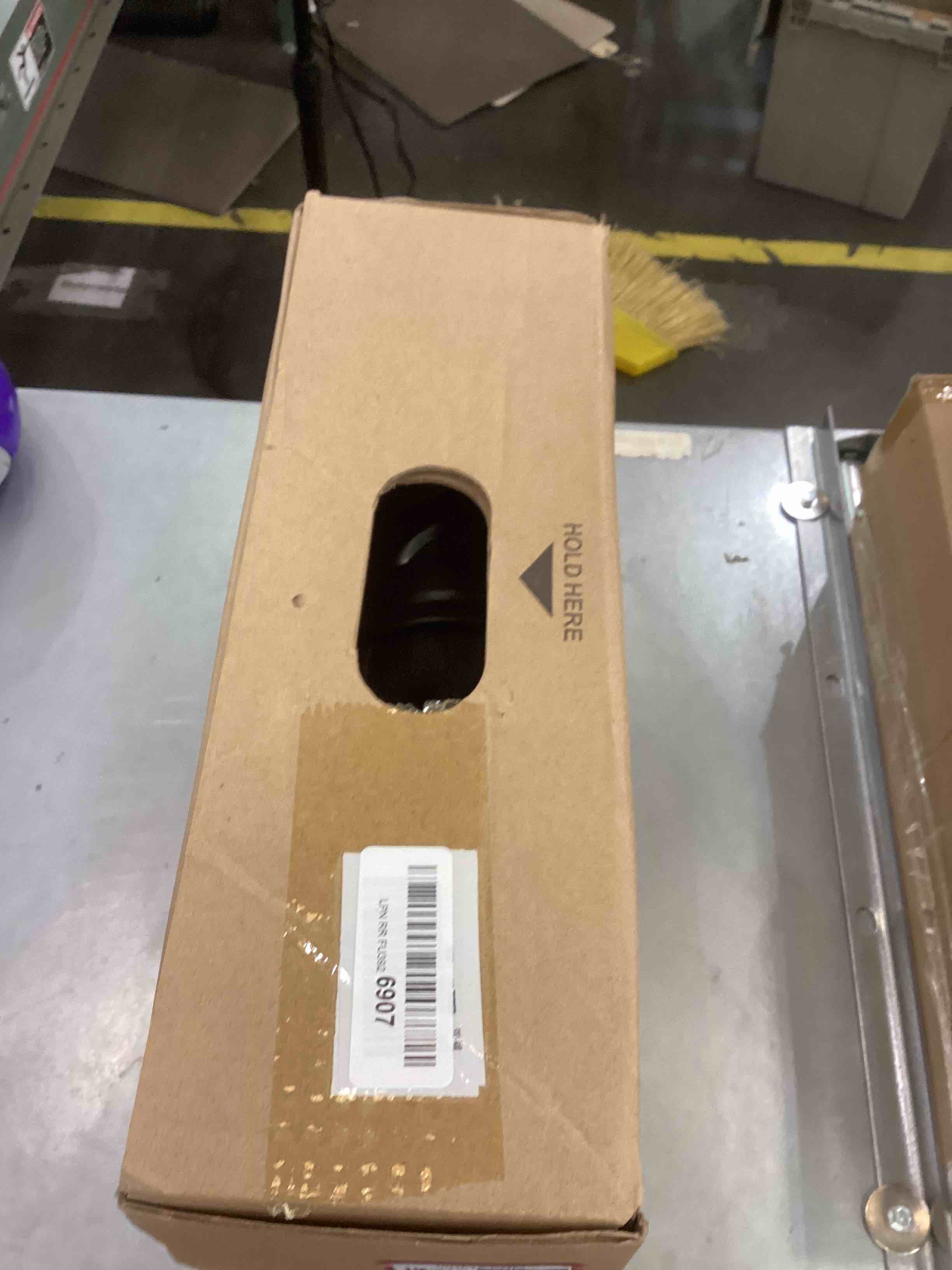 https://s3.amazonaws.com/lotting-images-prod/bidfta/EXS00359194_1689790466608.jpeg