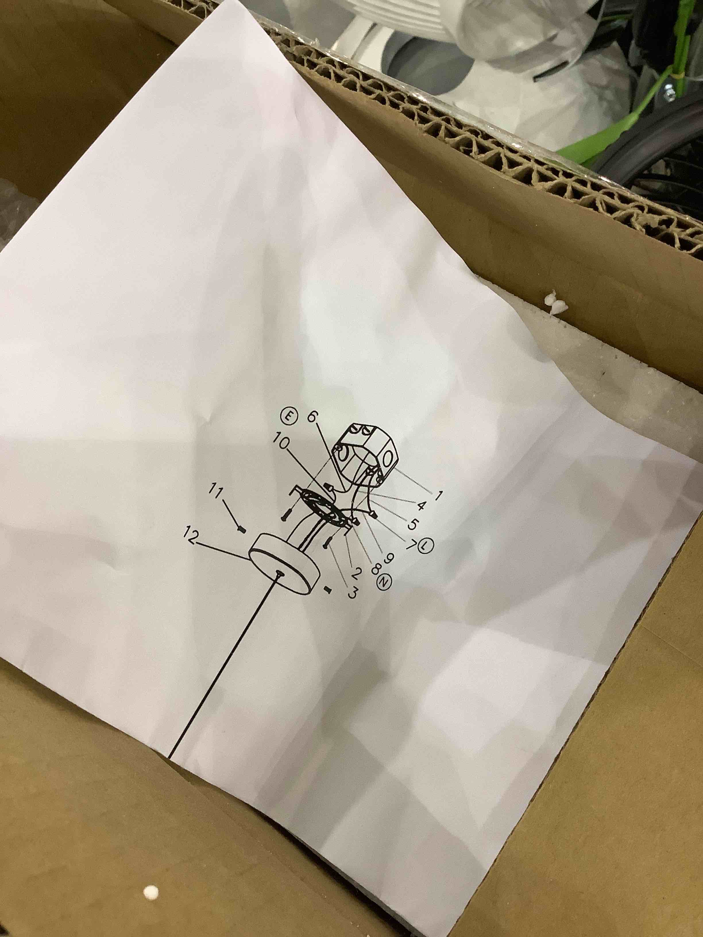 https://s3.amazonaws.com/lotting-images-prod/bidfta/EXS00360950_1691066515170.jpeg