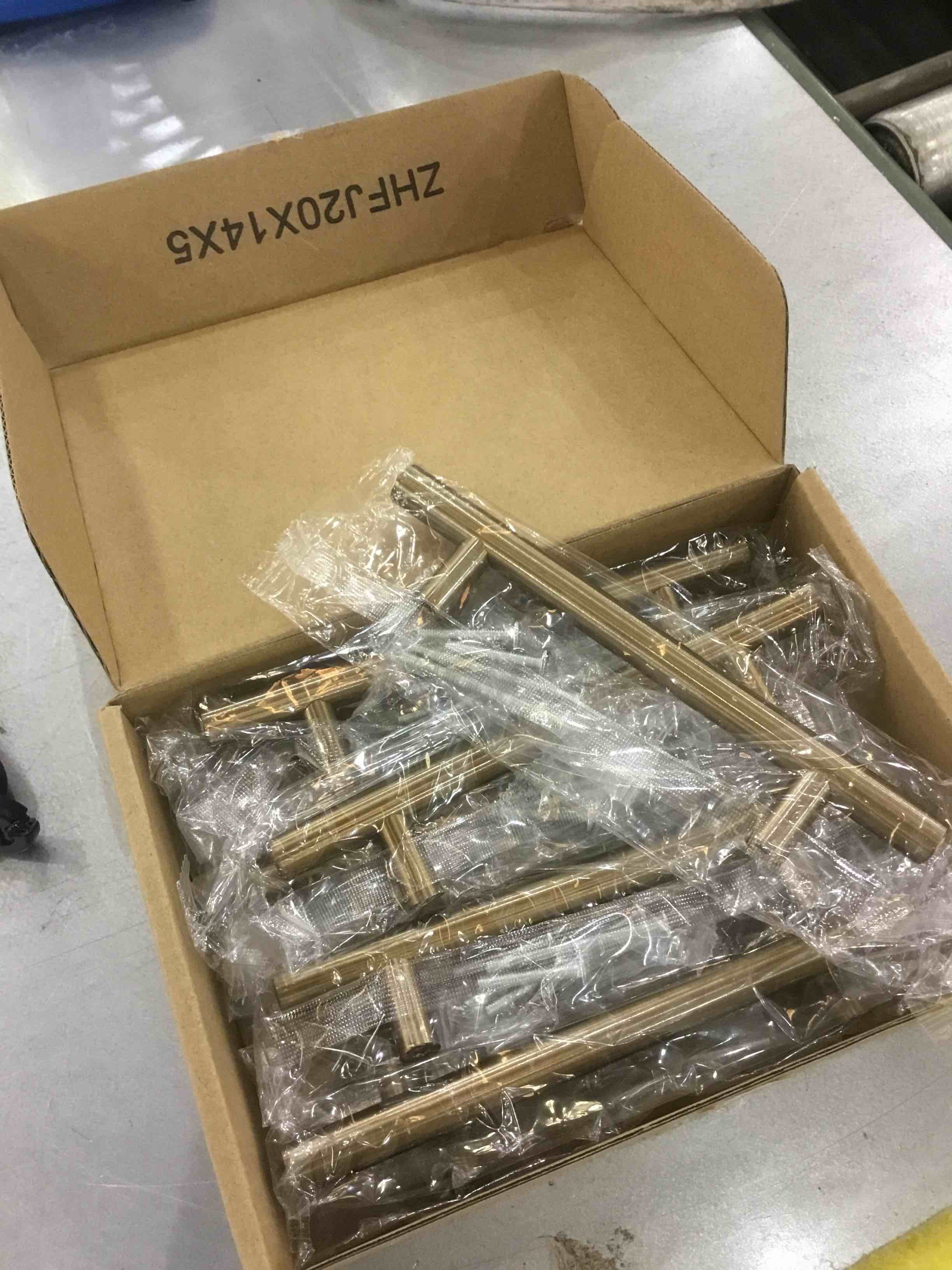 https://s3.amazonaws.com/lotting-images-prod/bidfta/EXS00362044_1690381732092.jpeg