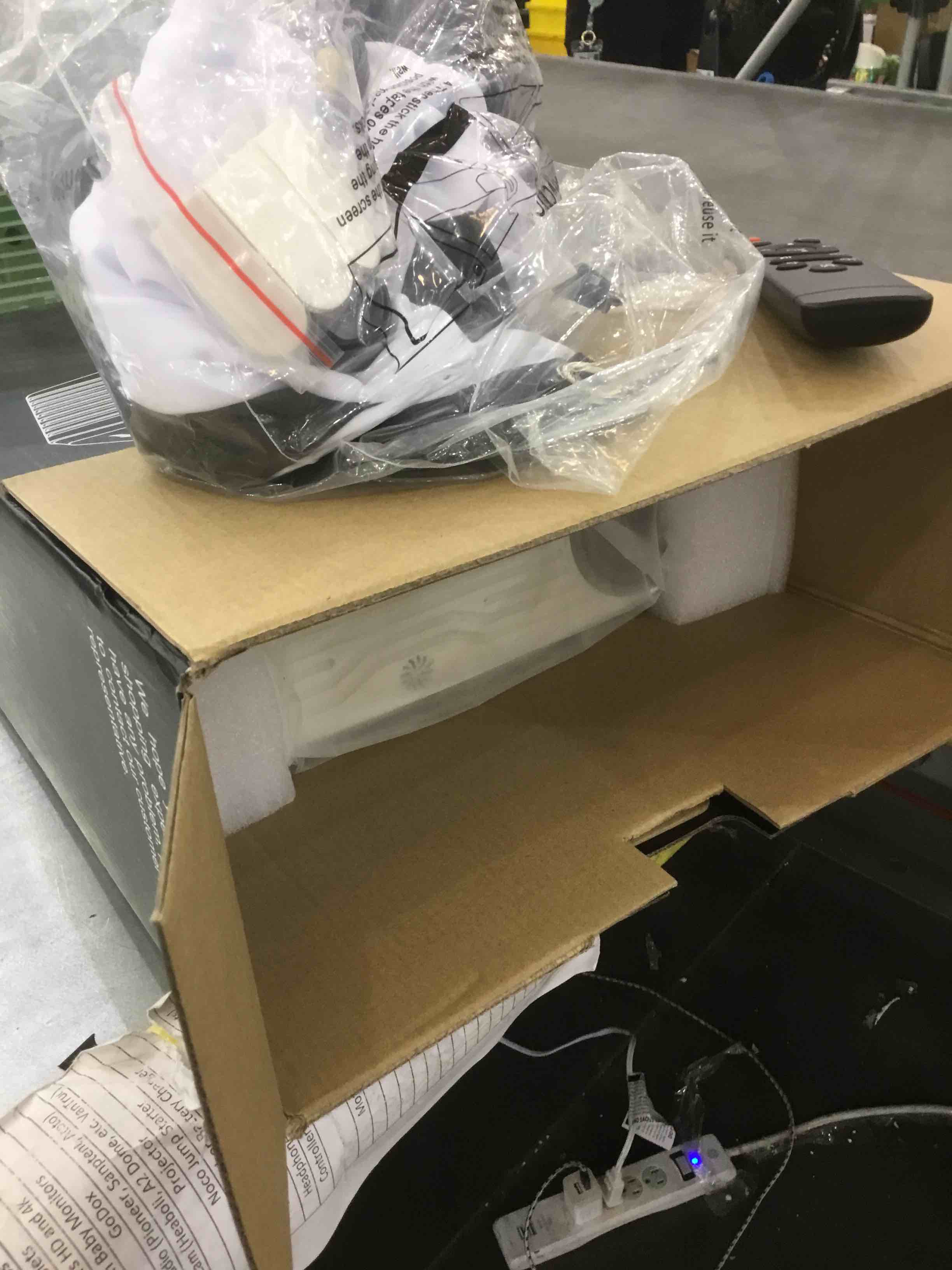 https://s3.amazonaws.com/lotting-images-prod/bidfta/EXS00362262_1690483133643.jpeg