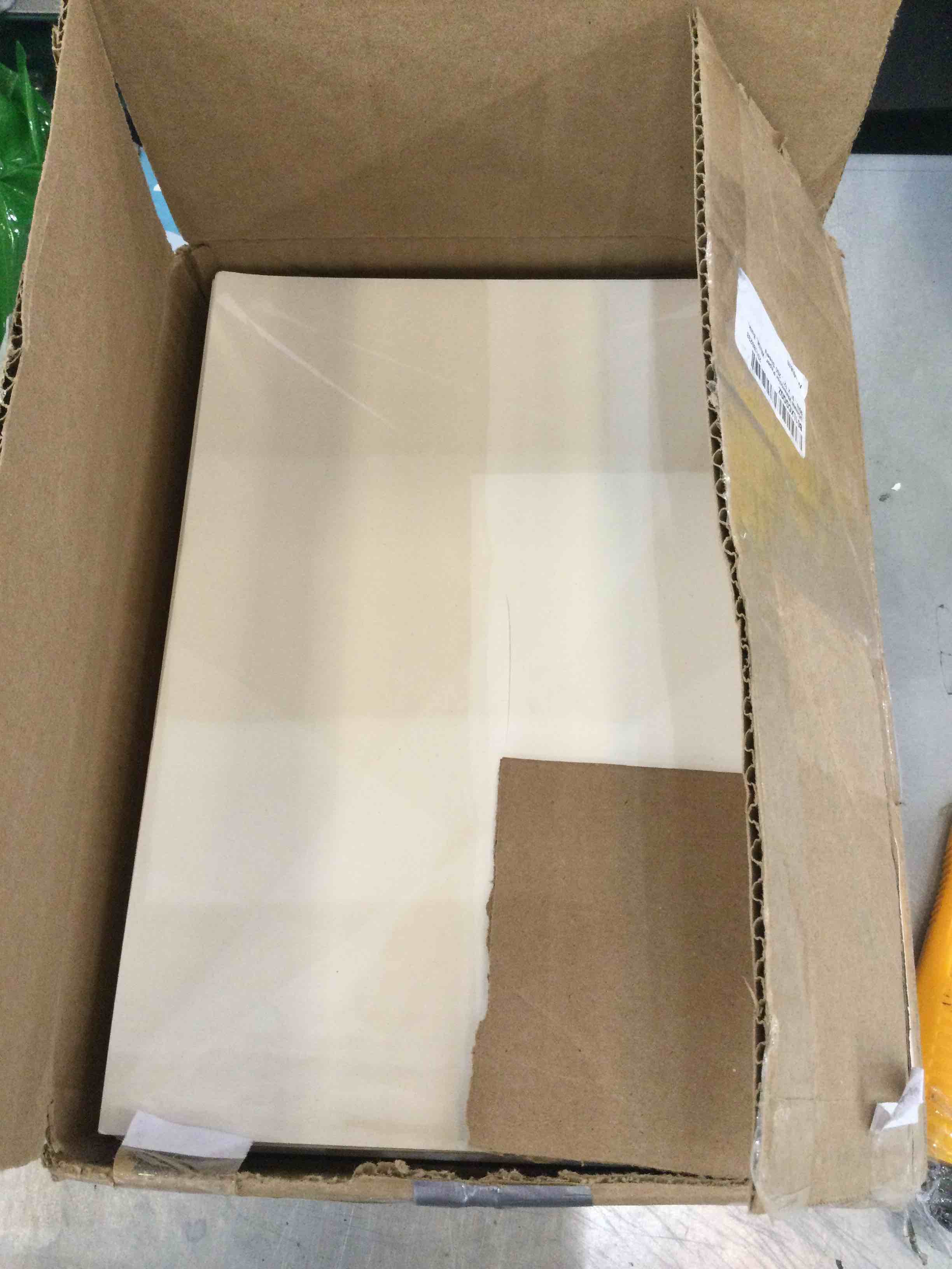 https://s3.amazonaws.com/lotting-images-prod/bidfta/EXS00363323_1690916051330.jpeg