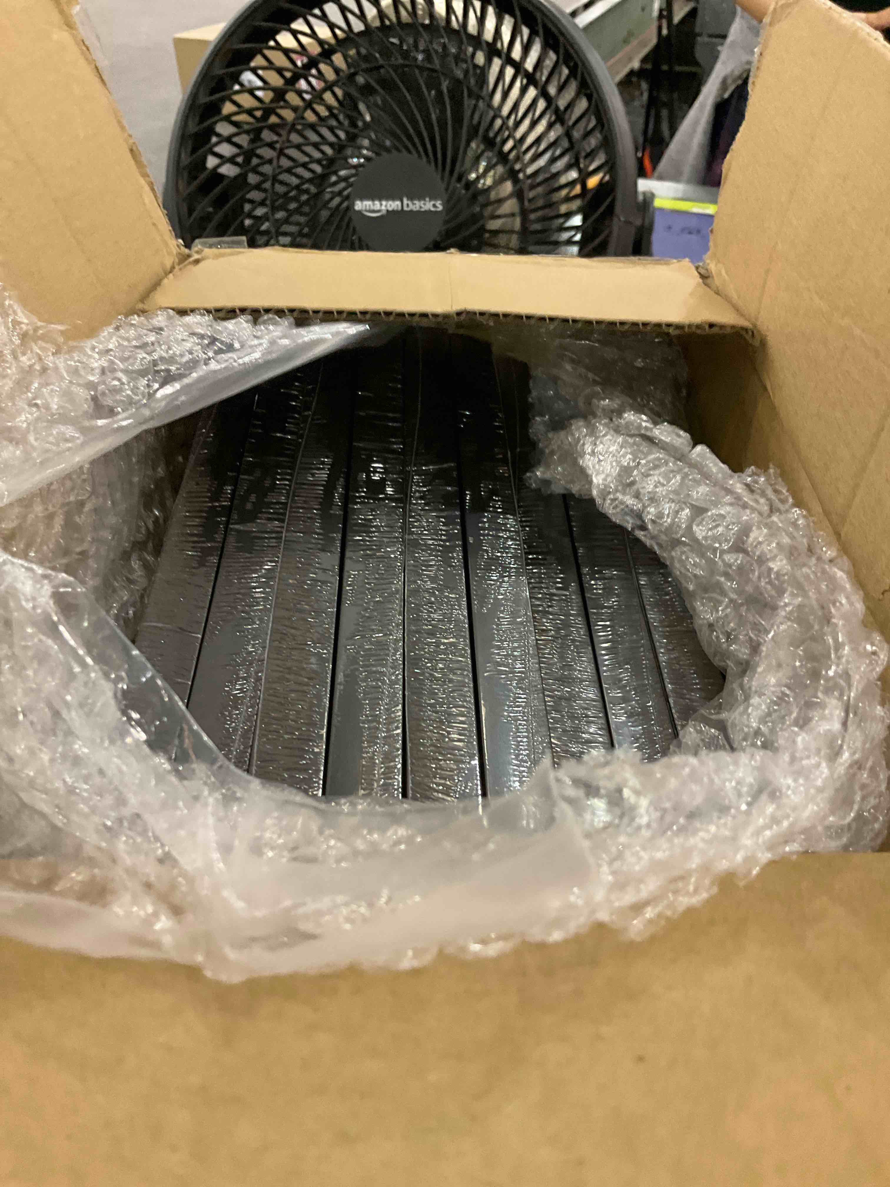 https://s3.amazonaws.com/lotting-images-prod/bidfta/EXS00363758_1694113554297.jpeg