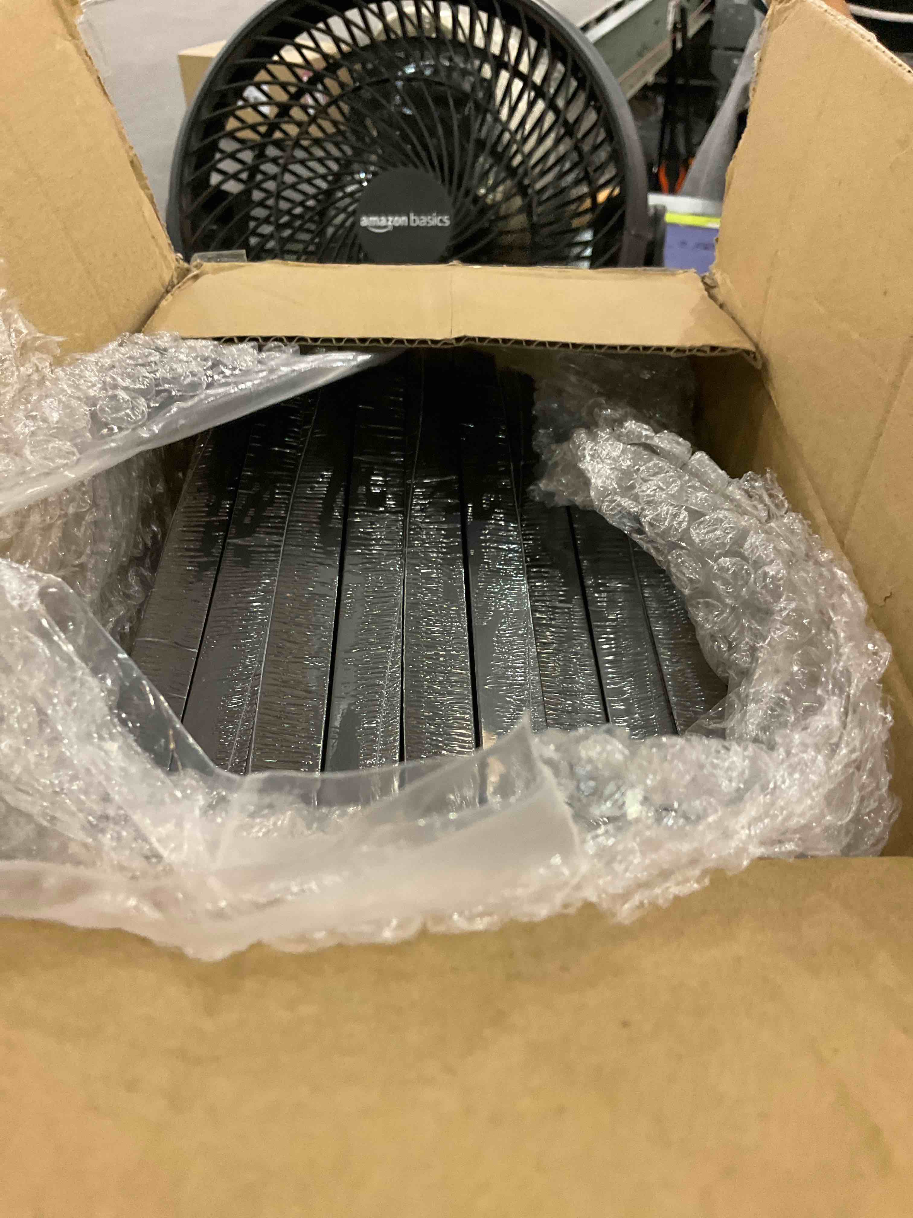 https://s3.amazonaws.com/lotting-images-prod/bidfta/EXS00363758_1694113556407.jpeg
