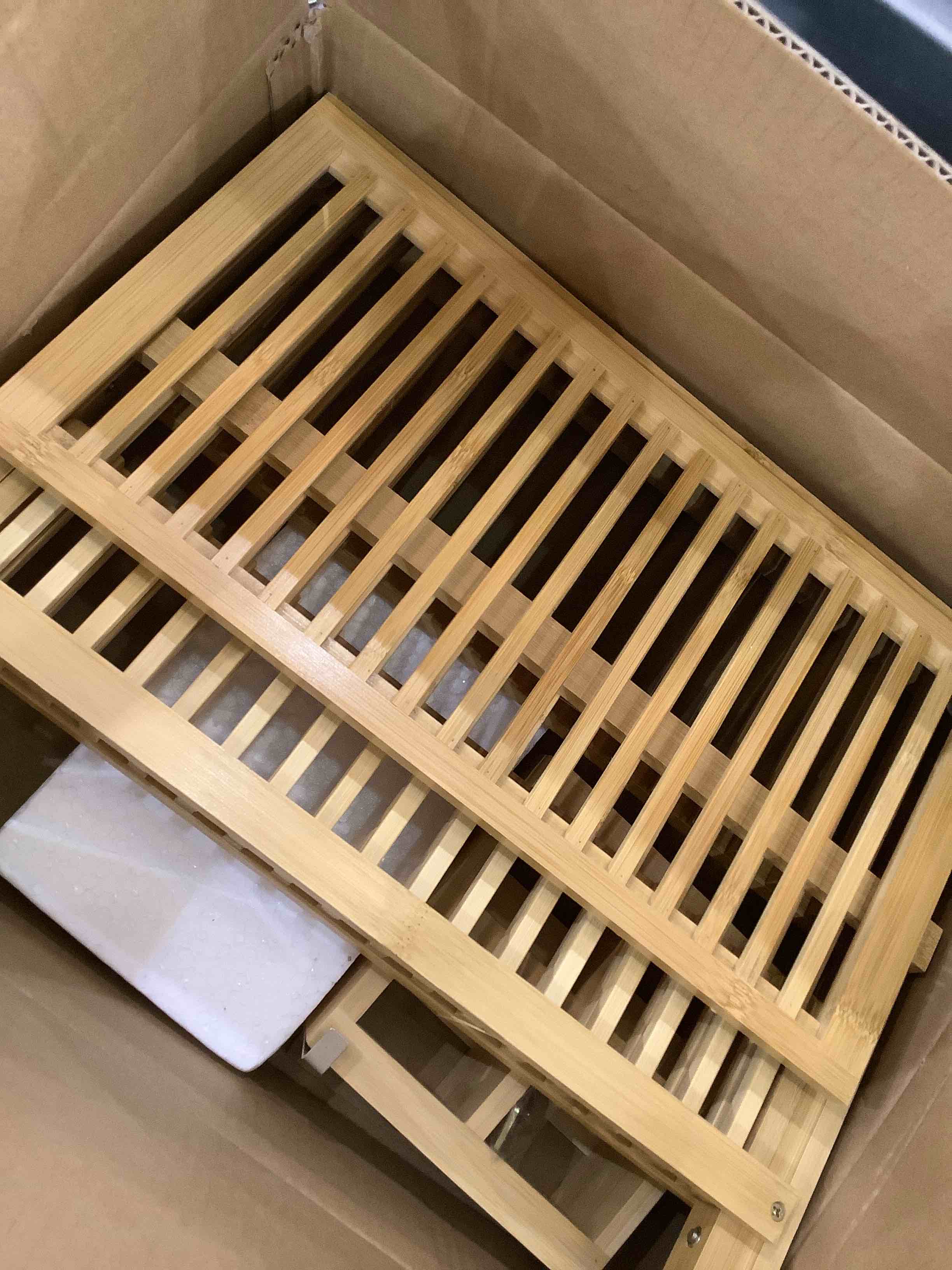 https://s3.amazonaws.com/lotting-images-prod/bidfta/EXS00363947_1691170729368.jpeg