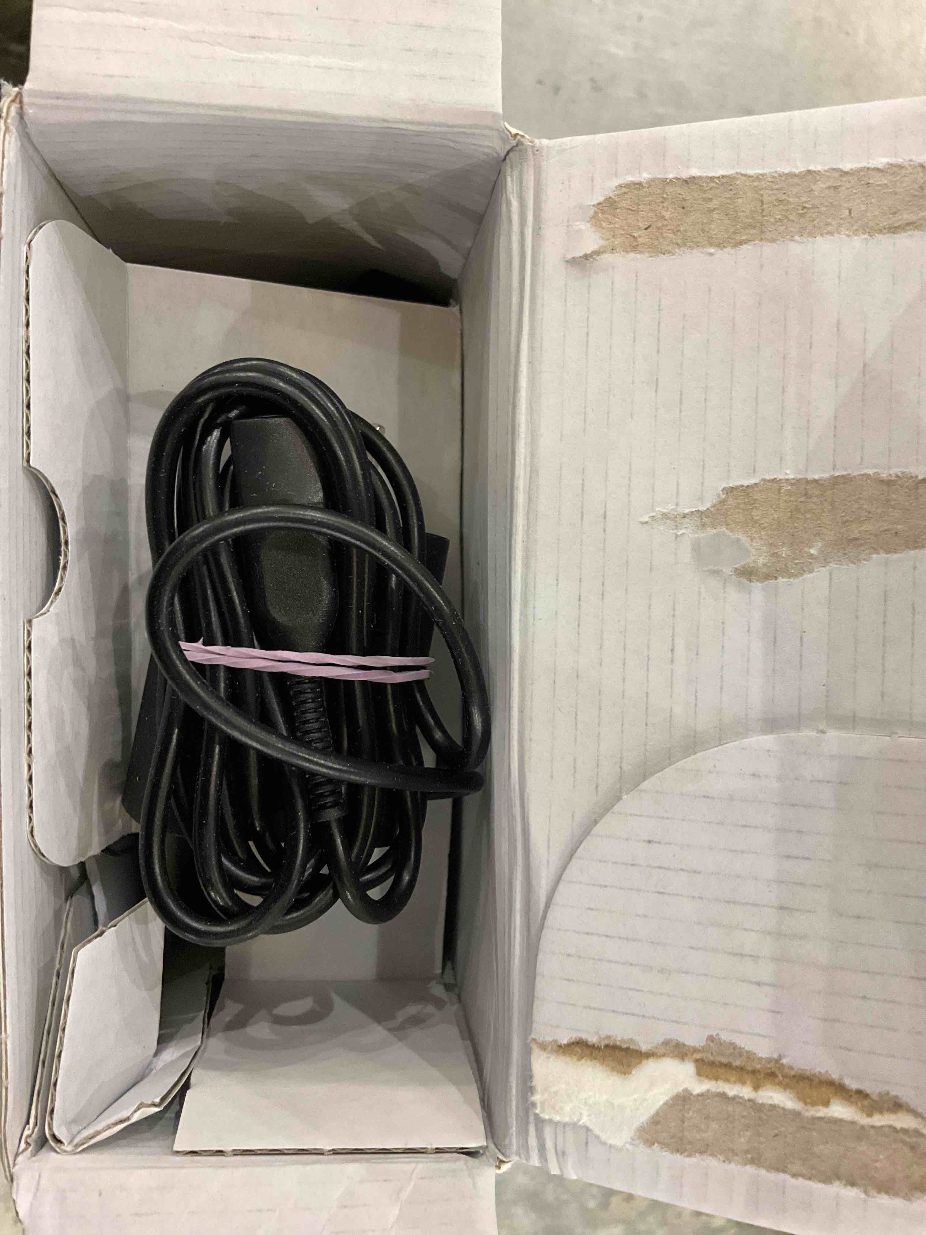 https://s3.amazonaws.com/lotting-images-prod/bidfta/EXS00363963_1691175933413.jpeg